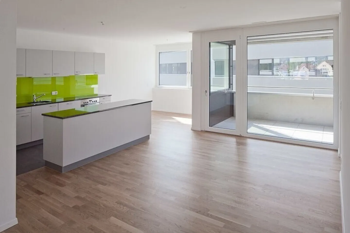 Guaranteed living happiness! - Photo 2 of 7