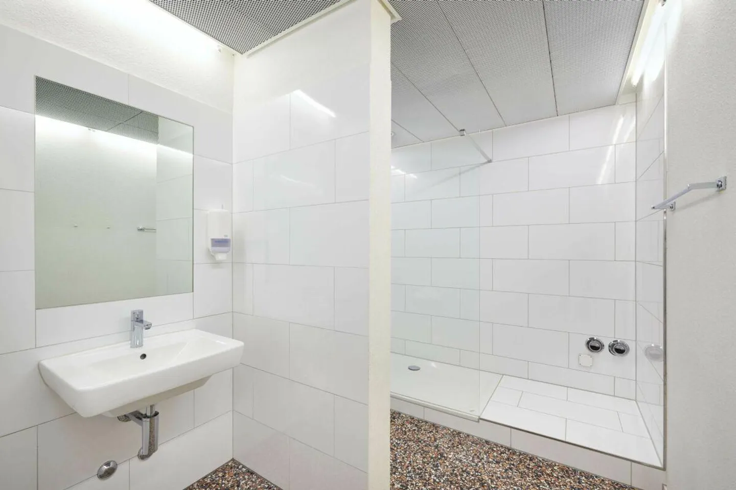 Bureau spacieux avec potentiel de développement près de la gare de Schaffhouse - Photo 7 sur 8