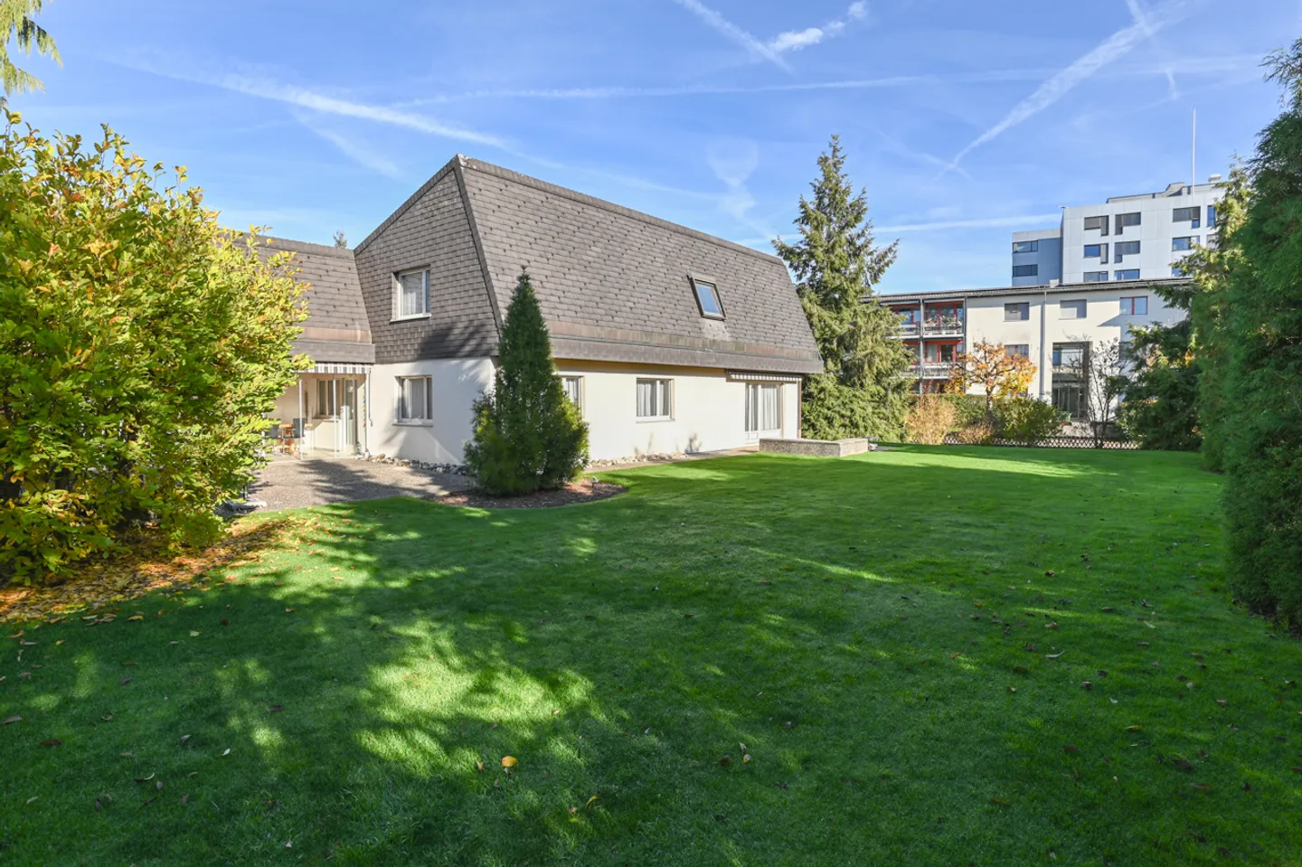 Geräumiges Familienhaus mit Garten - Foto 5 von 8