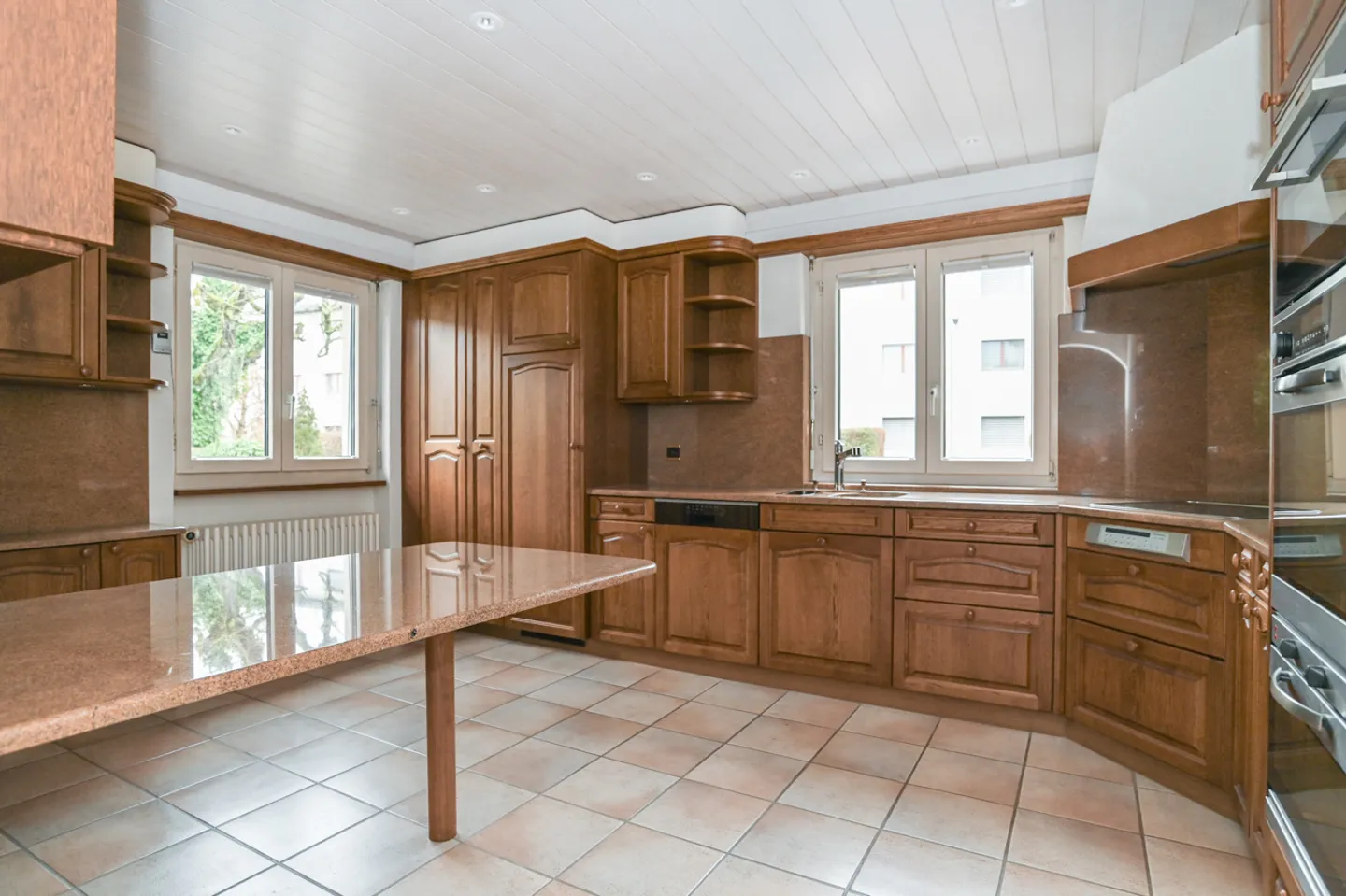 Geräumiges Familienhaus mit Garten - Foto 6 von 8