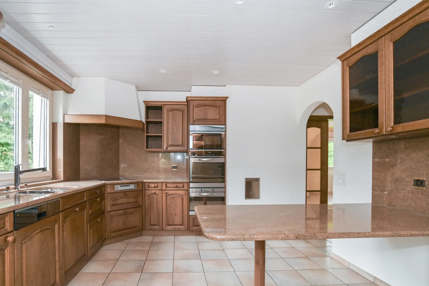 Geräumiges Familienhaus mit Garten - Foto 7 von 8