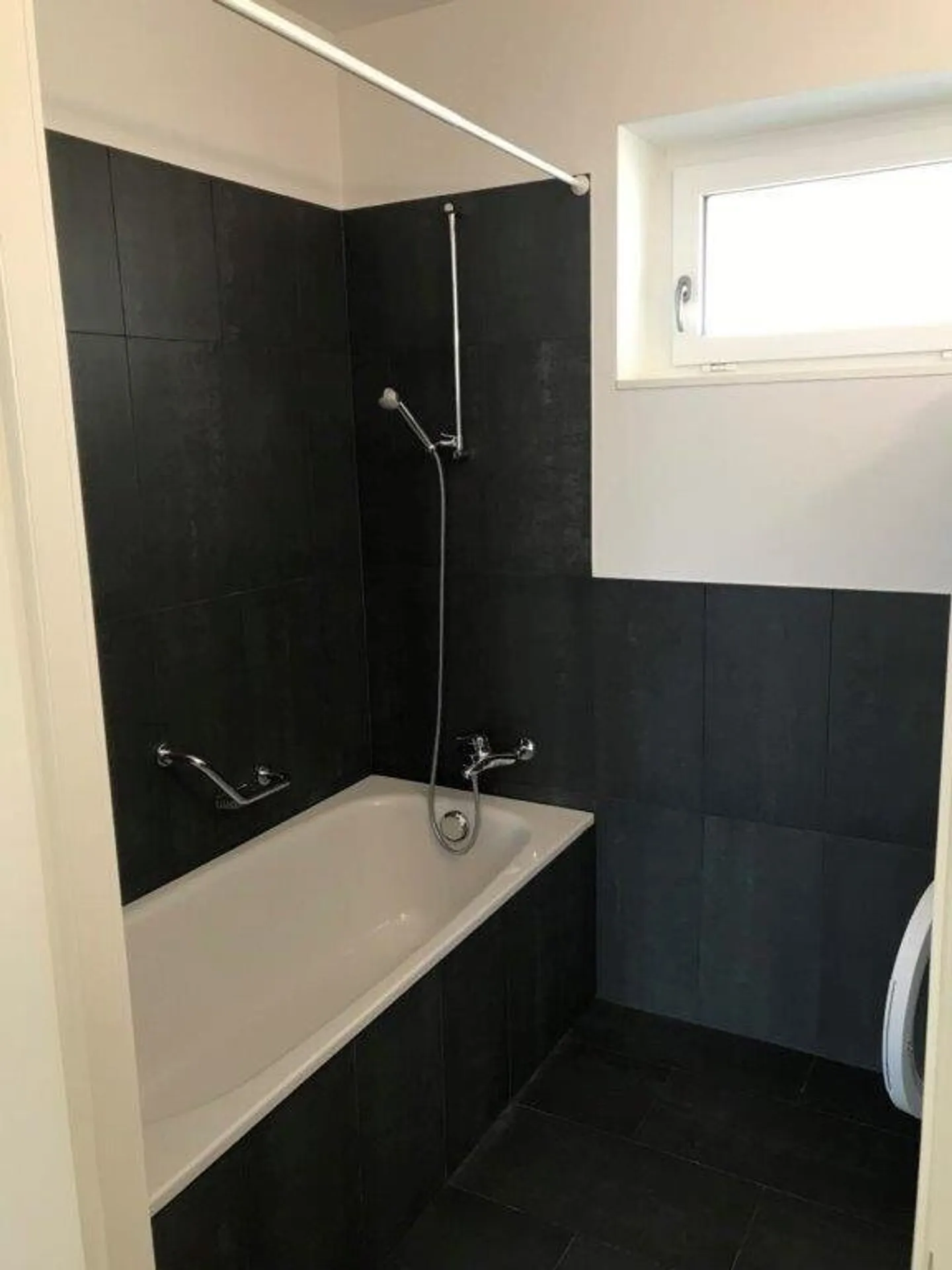 Guaranteed living happiness! - Photo 5 of 7