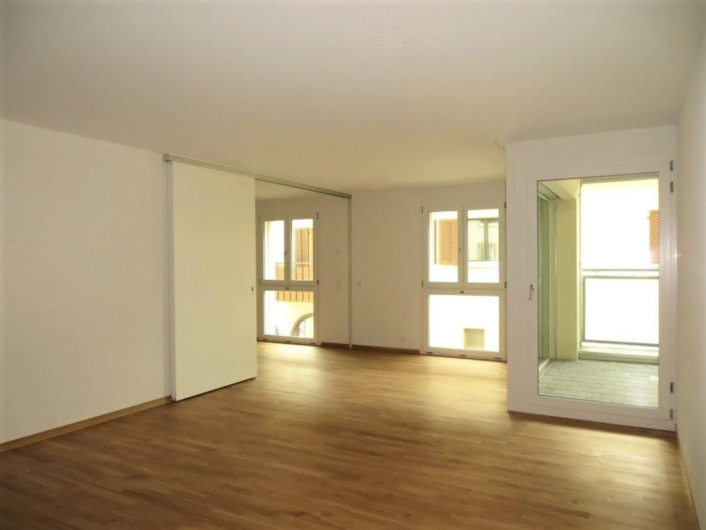 Modern 3.5 room apartment for rent in Maienfeld! - Photo 4 of 7