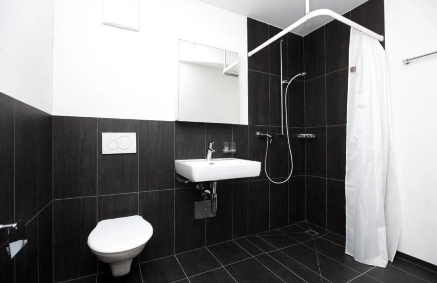 Modern 3.5 room apartment for rent in Maienfeld! - Photo 7 of 7