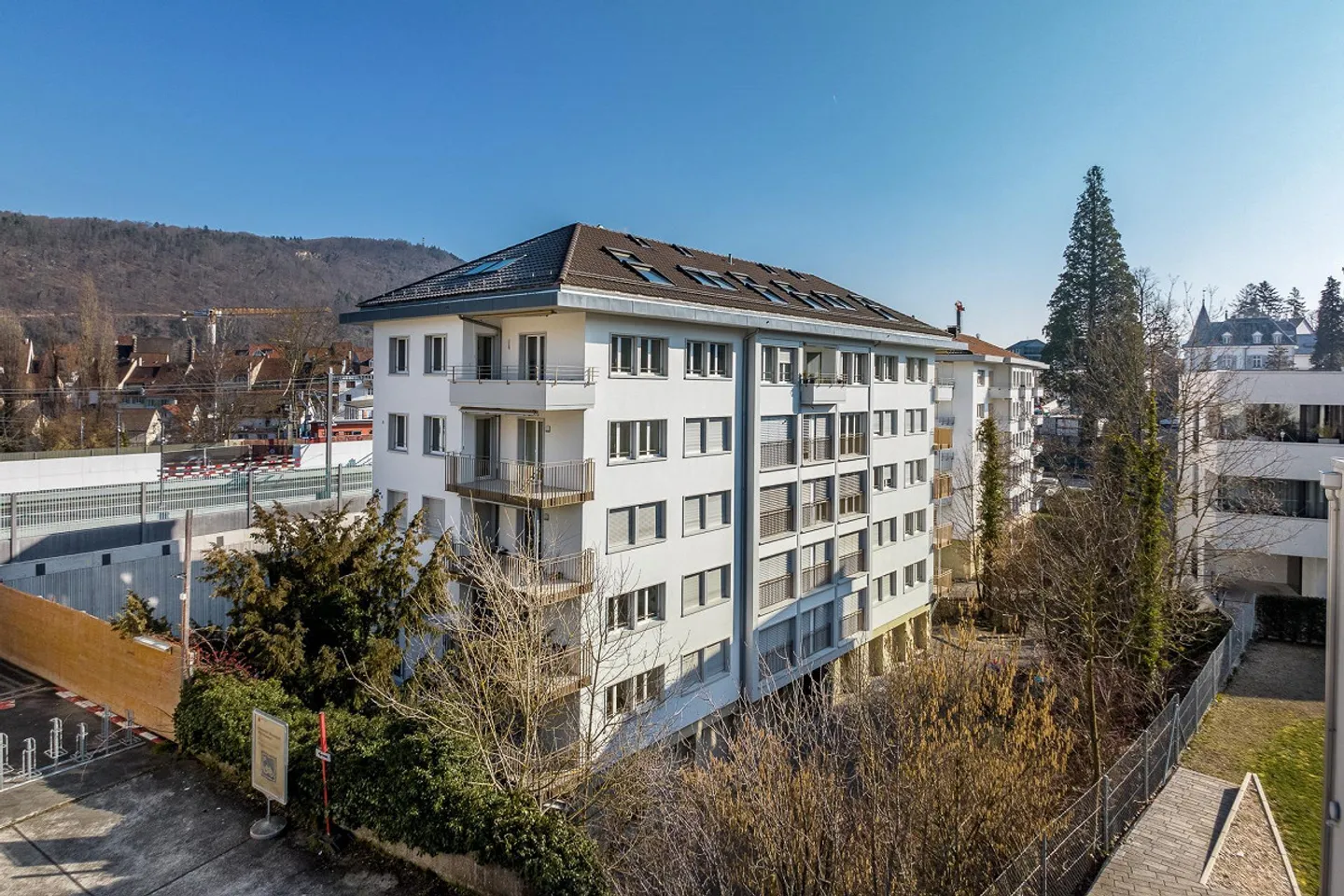 Appartement élégant de 2,5 pièces à la gare de Liestal - Photo 1 sur 6