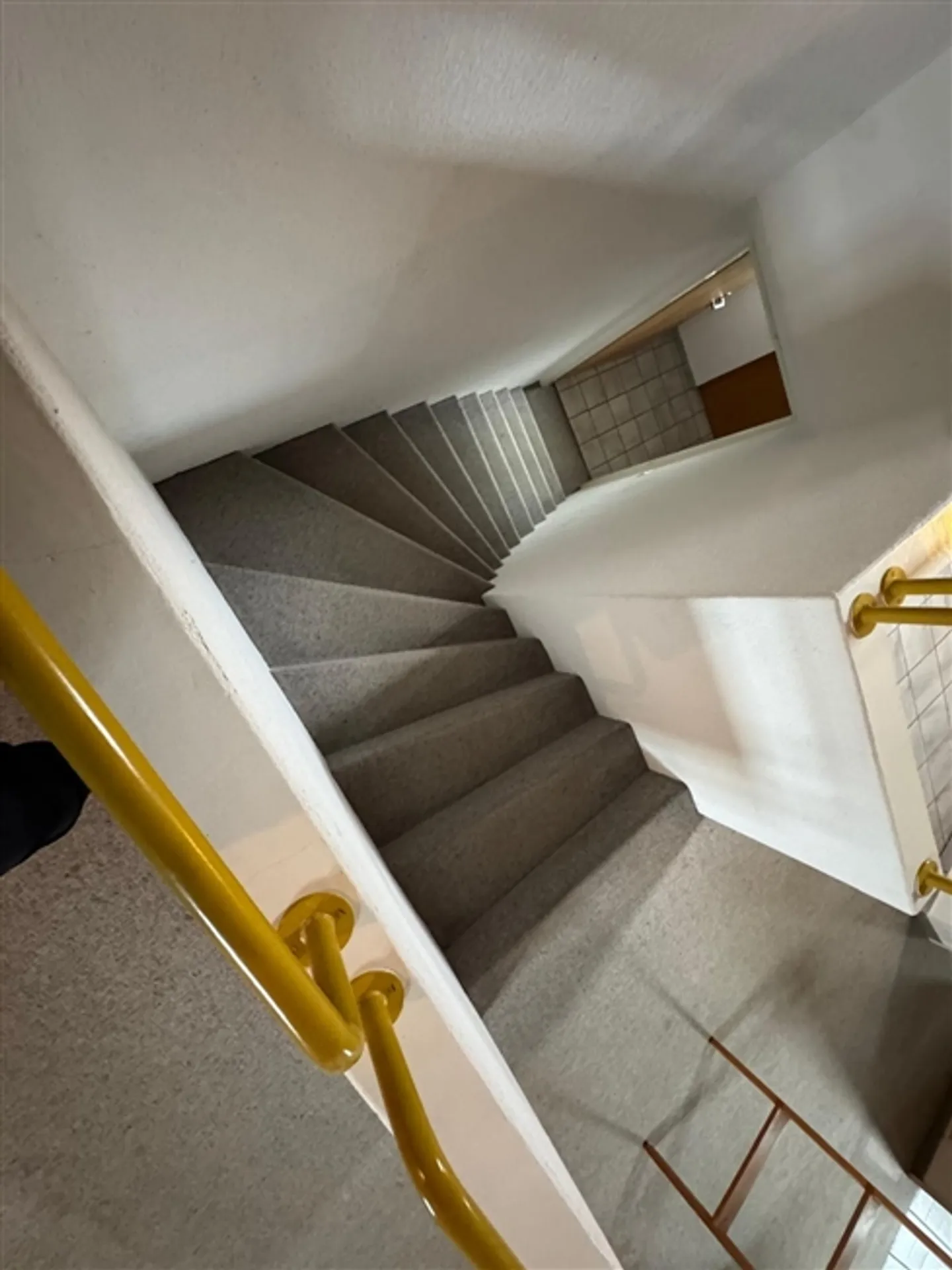 Appartamento Incantevole con Sottotetto, Giardino e Garage - Foto 10 di 11