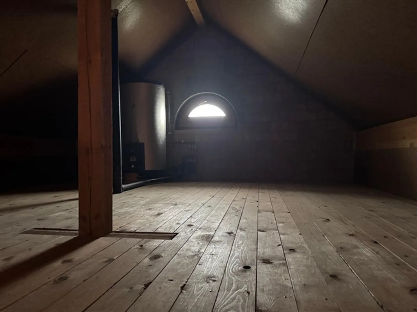 Appartamento Incantevole con Sottotetto, Giardino e Garage - Foto 11 di 11