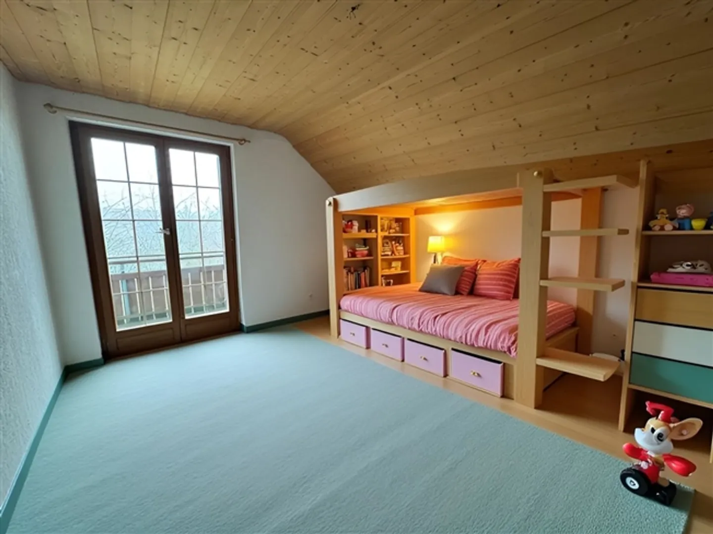 Appartamento Incantevole con Sottotetto, Giardino e Garage - Foto 6 di 11