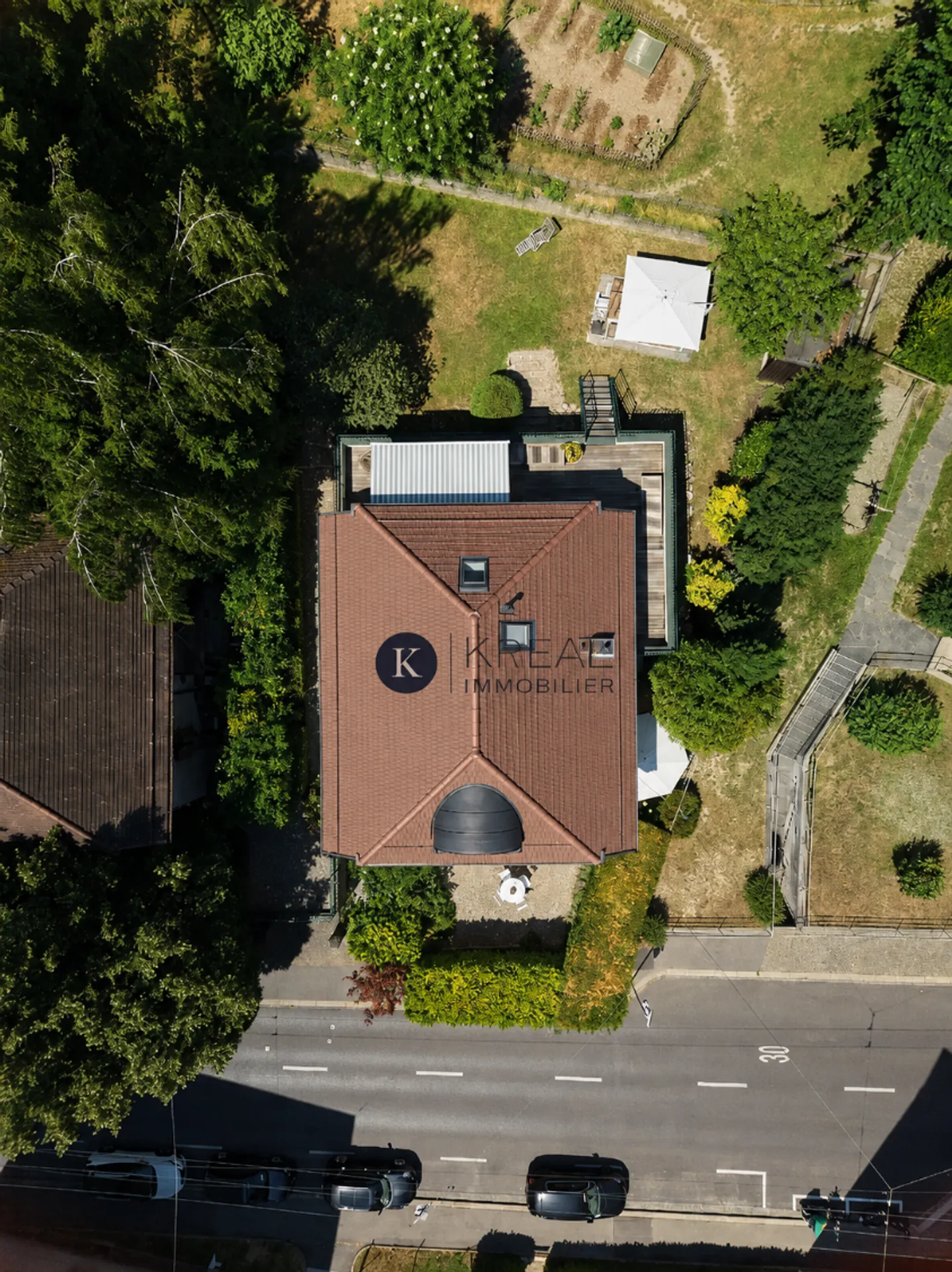 Elegant fully renovated house in Lausanne - Photo 1 of 10