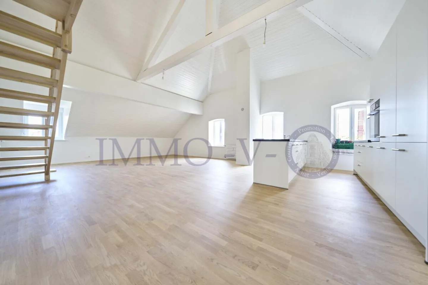 DUPLEX WITH HIGH QUALITY AND BEAUTIFUL VOLUME - Photo 2 of 10