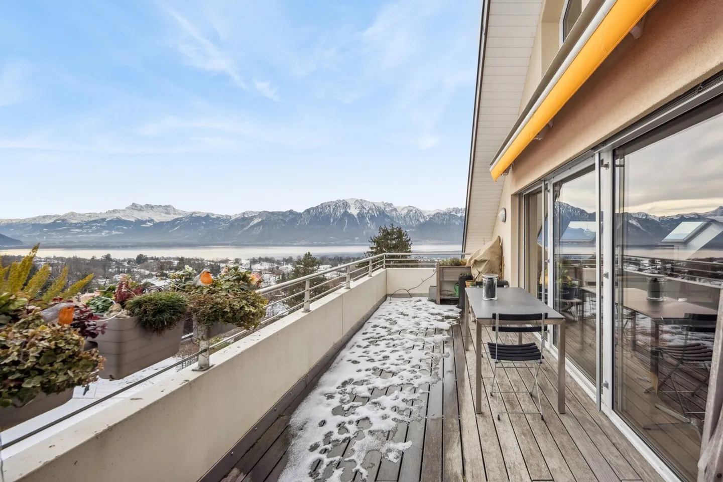 Magnifico duplex in centro città con vista lago - Foto 3 di 17