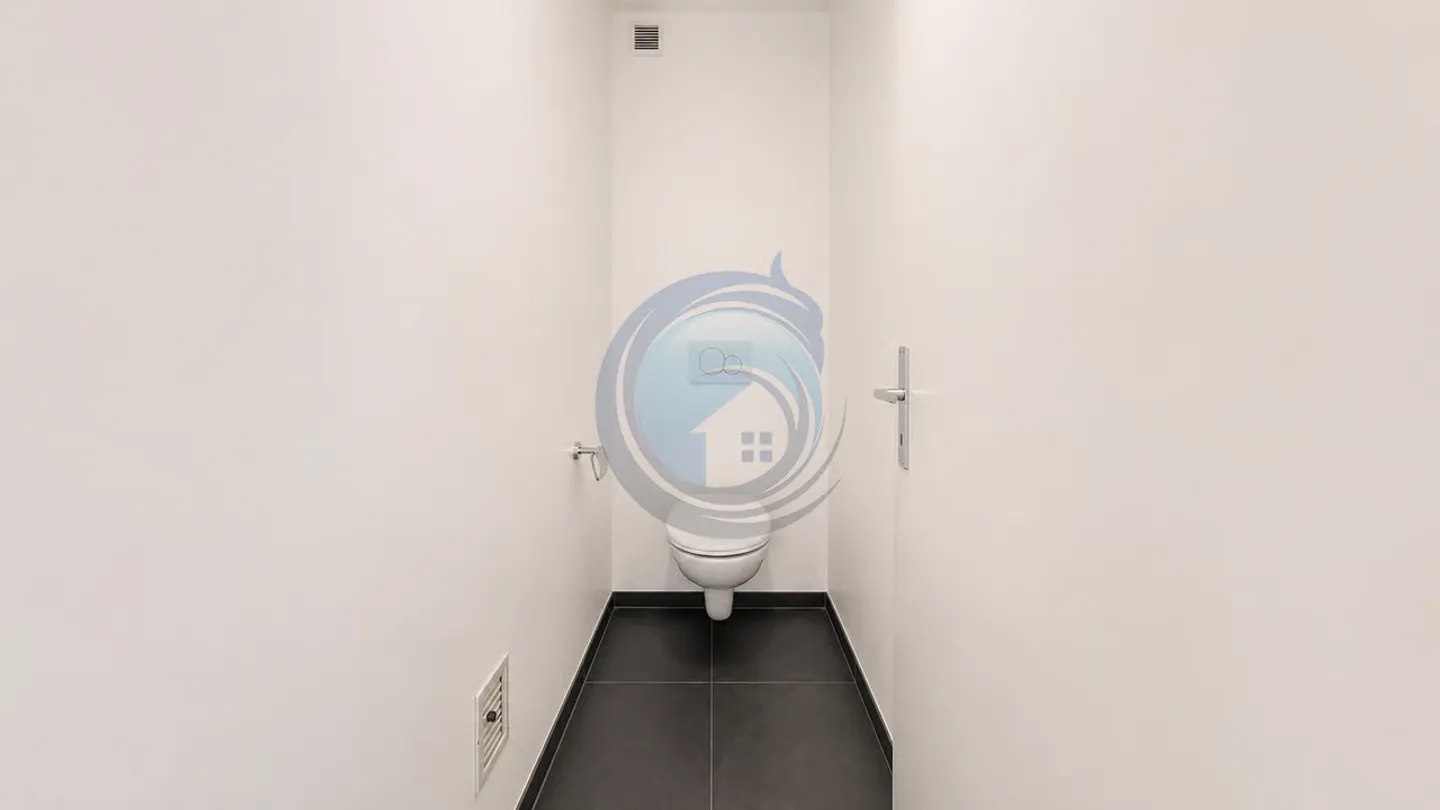 MAGNIFICO APPARTAMENTO TRAVERSANTE DI 4,5 LOCALI COMPLETAMENTE RISTRUTTURATO - Foto 10 di 13