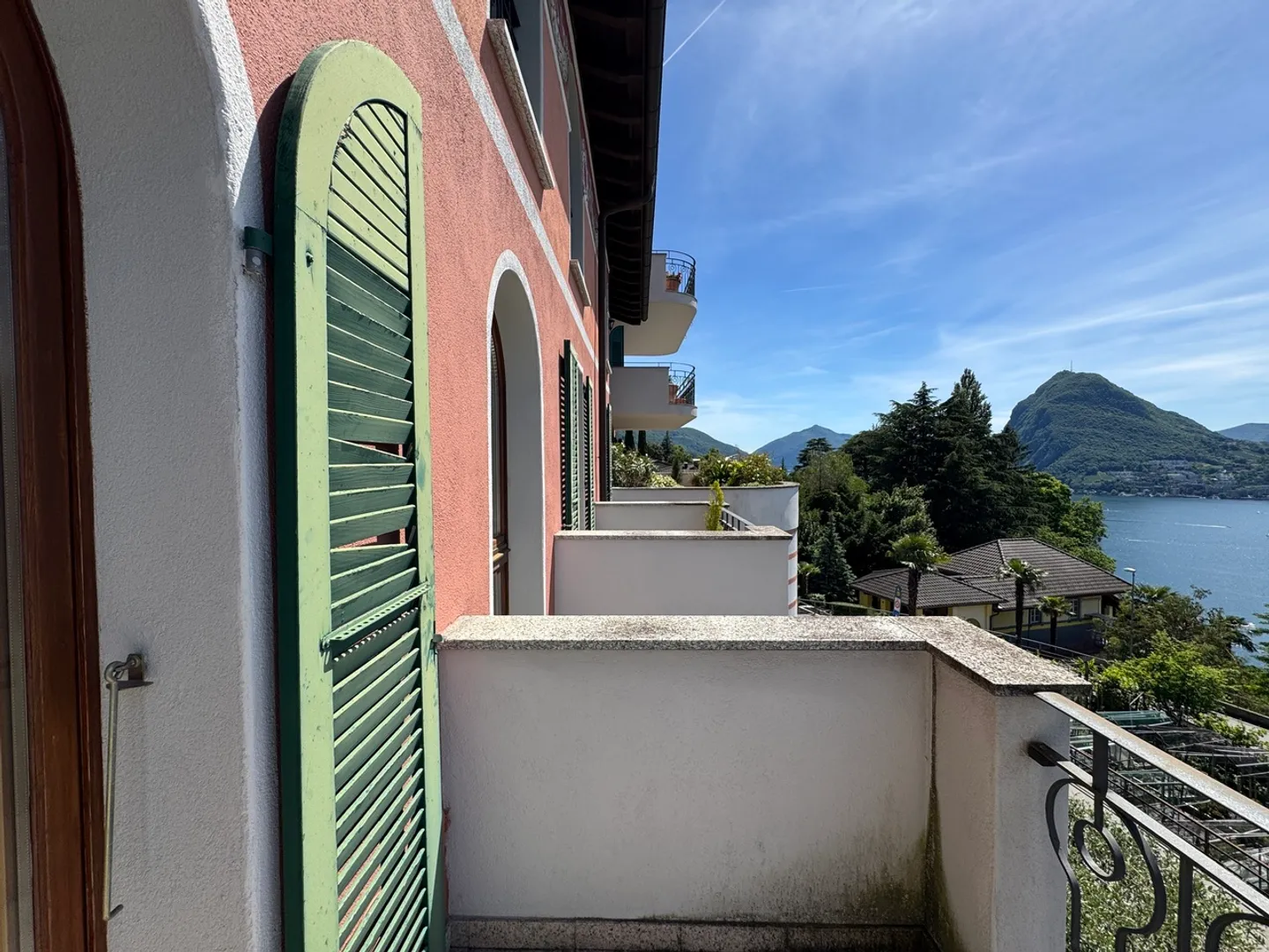 Appartamento Elegante con Vista Lago - Foto 2 di 11