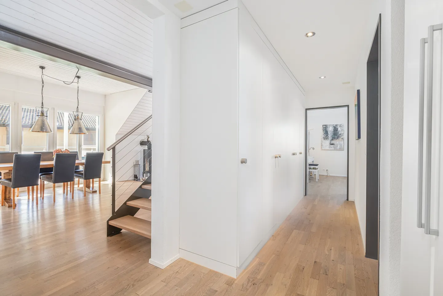 A home full of light, tranquility, and quality - Photo 3 of 13