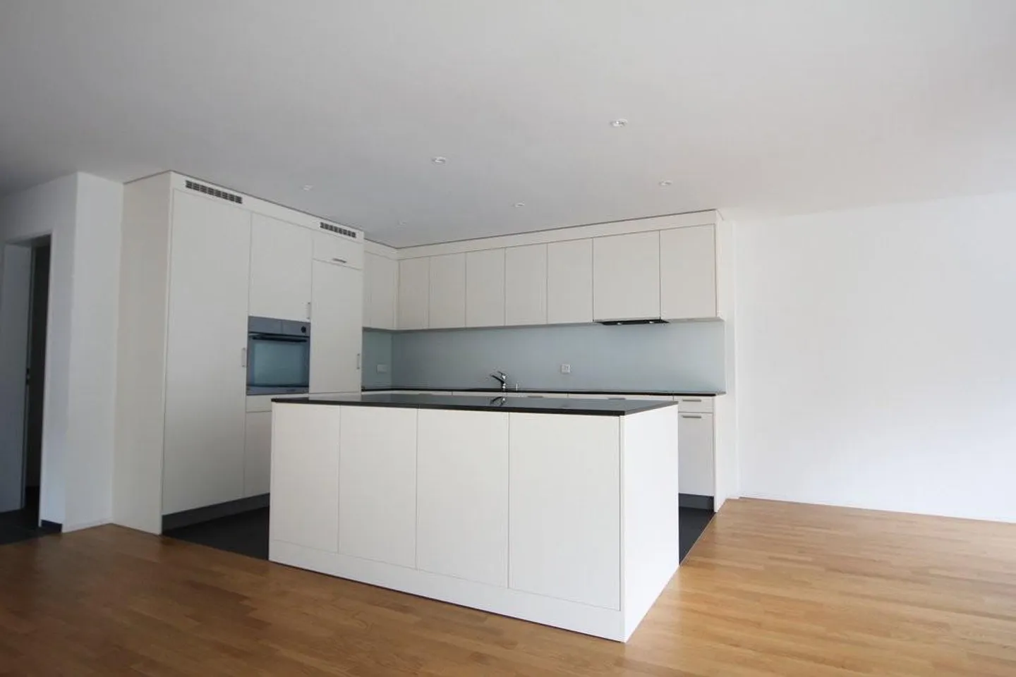 Appartement moderne de 4,5 pièces à louer à Felsberg ! - Photo 2 sur 7