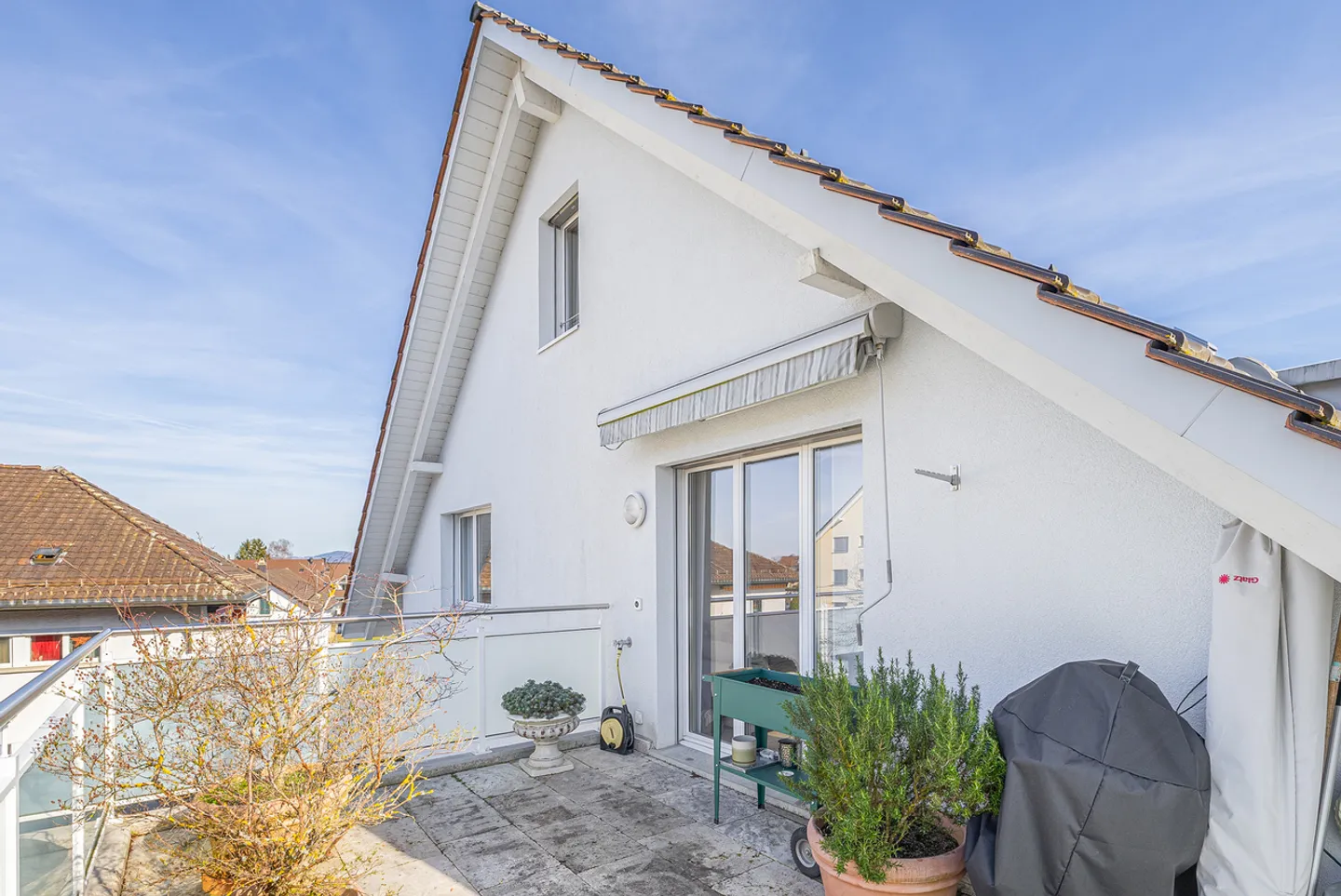 A home full of light, tranquility, and quality - Photo 12 of 13