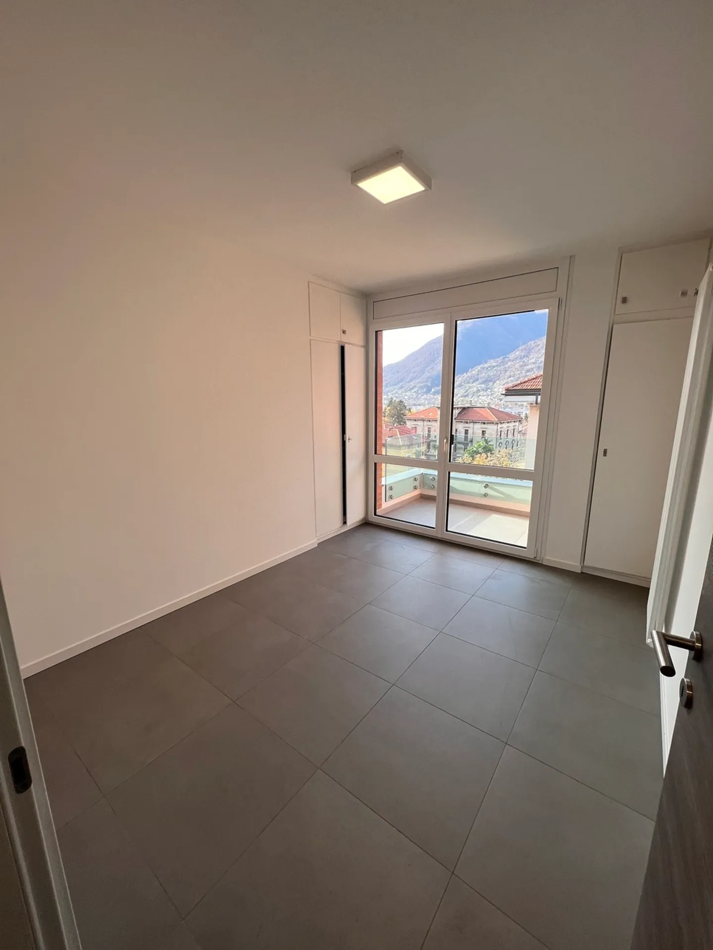 Louer un appartement lumineux de 2,5 pièces dans un bâtiment récemment rénové - Photo 4 sur 10