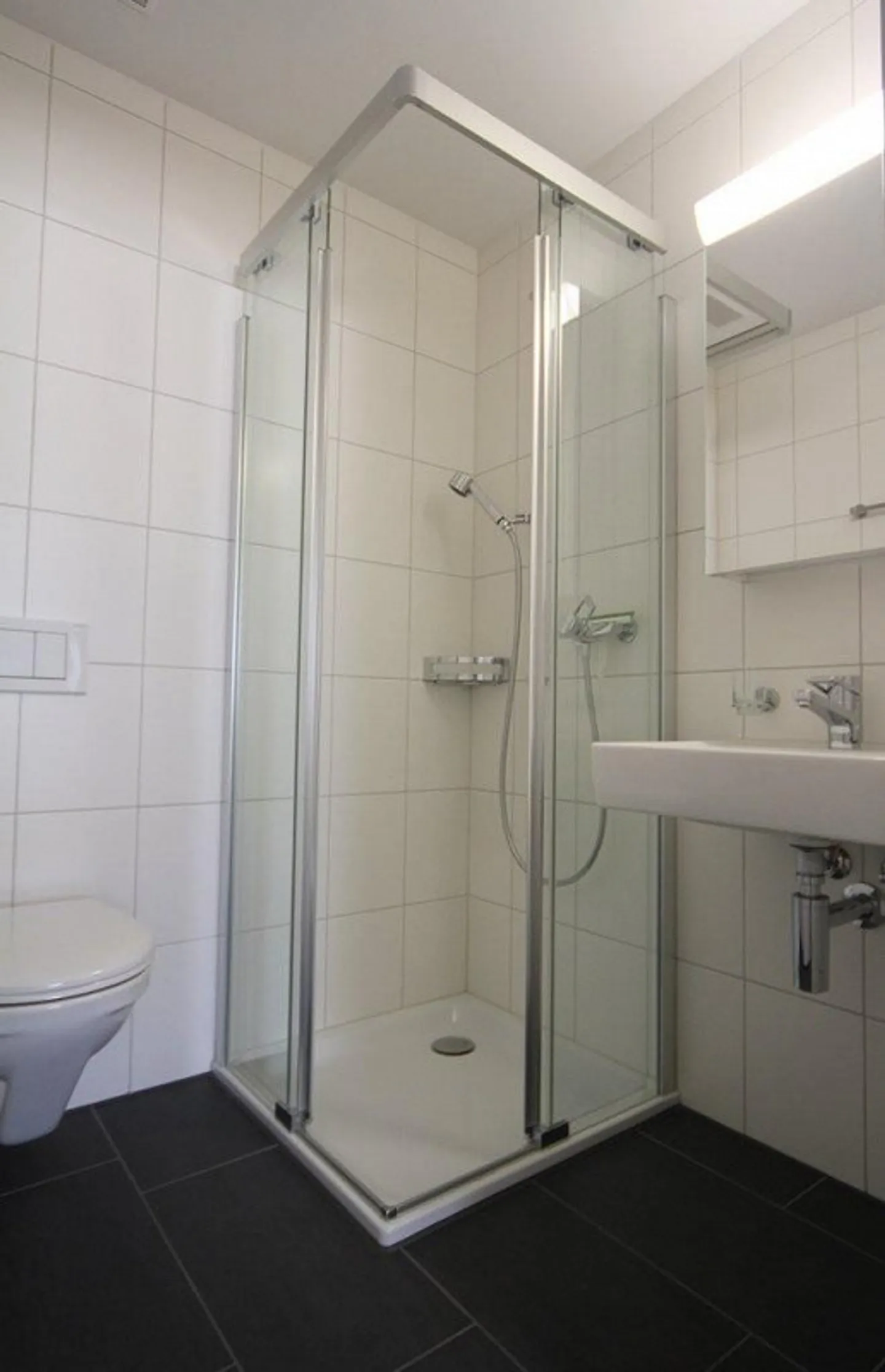 Appartement moderne de 4,5 pièces à louer à Felsberg ! - Photo 6 sur 7