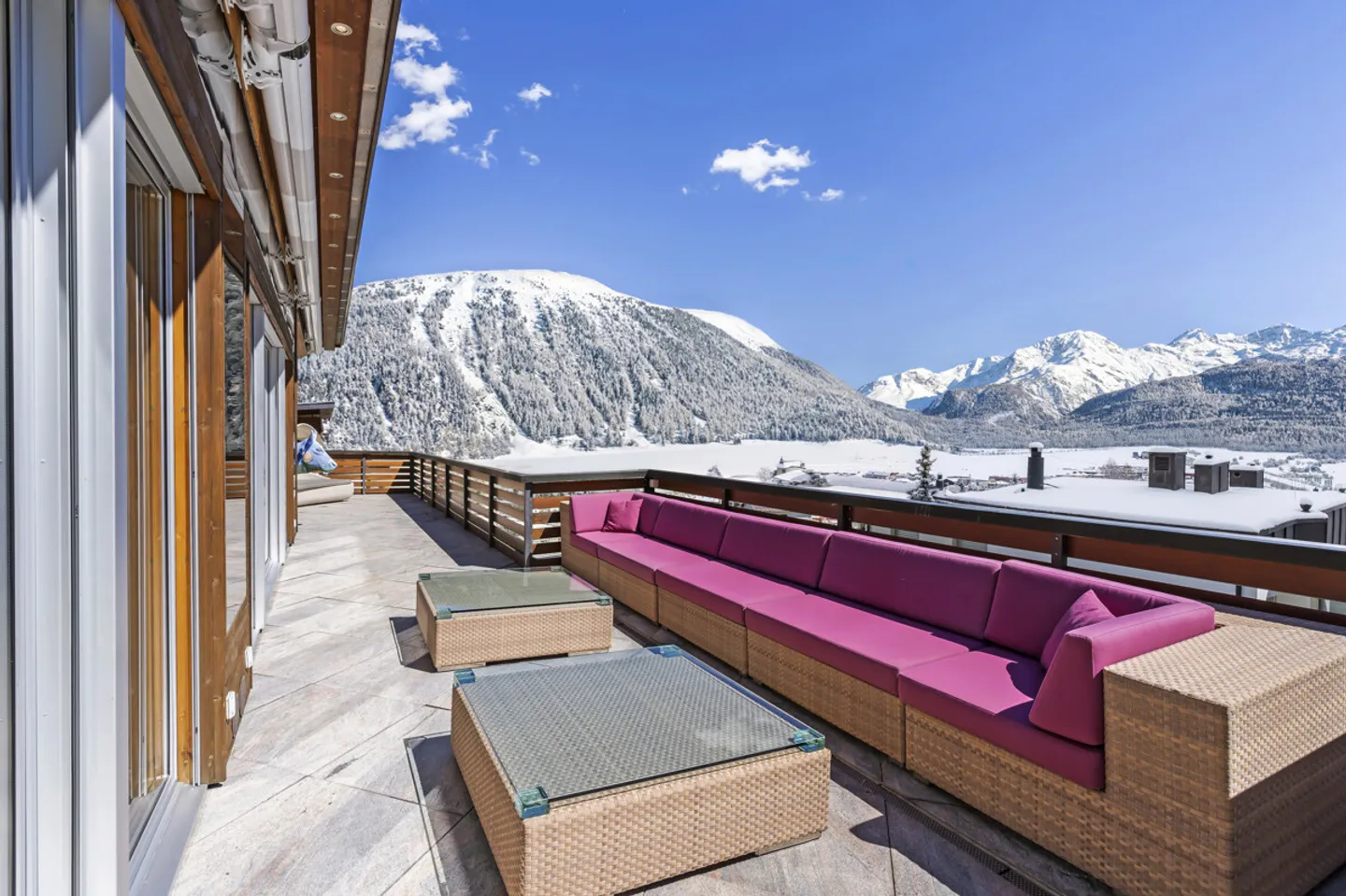 Samedan: Exklusive Ferienwohnung mit grosser Terrasse und Aussicht auf - Foto 6 von 7