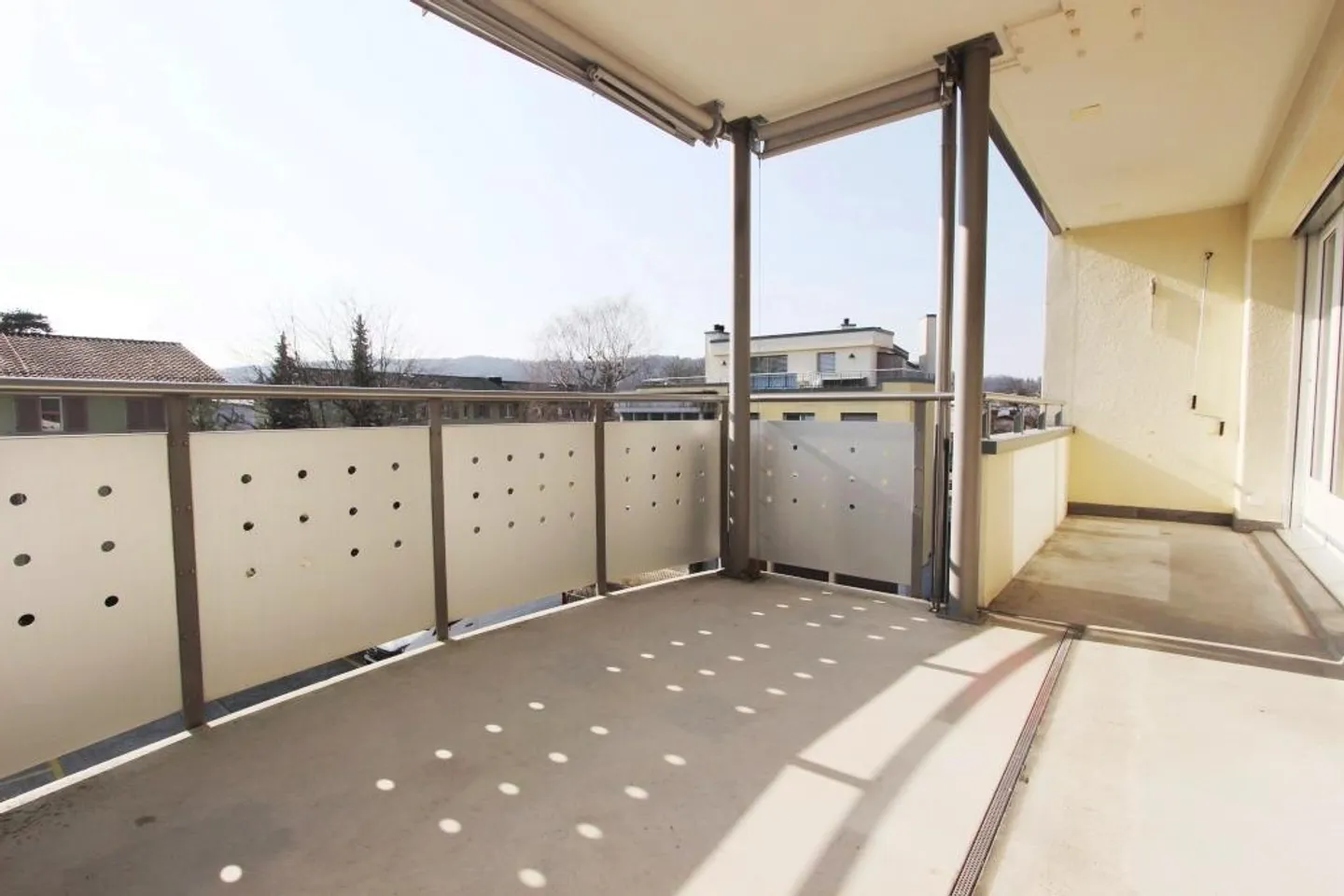 Bel appartement central avec un grand balcon ensoleillé - Photo 1 sur 9