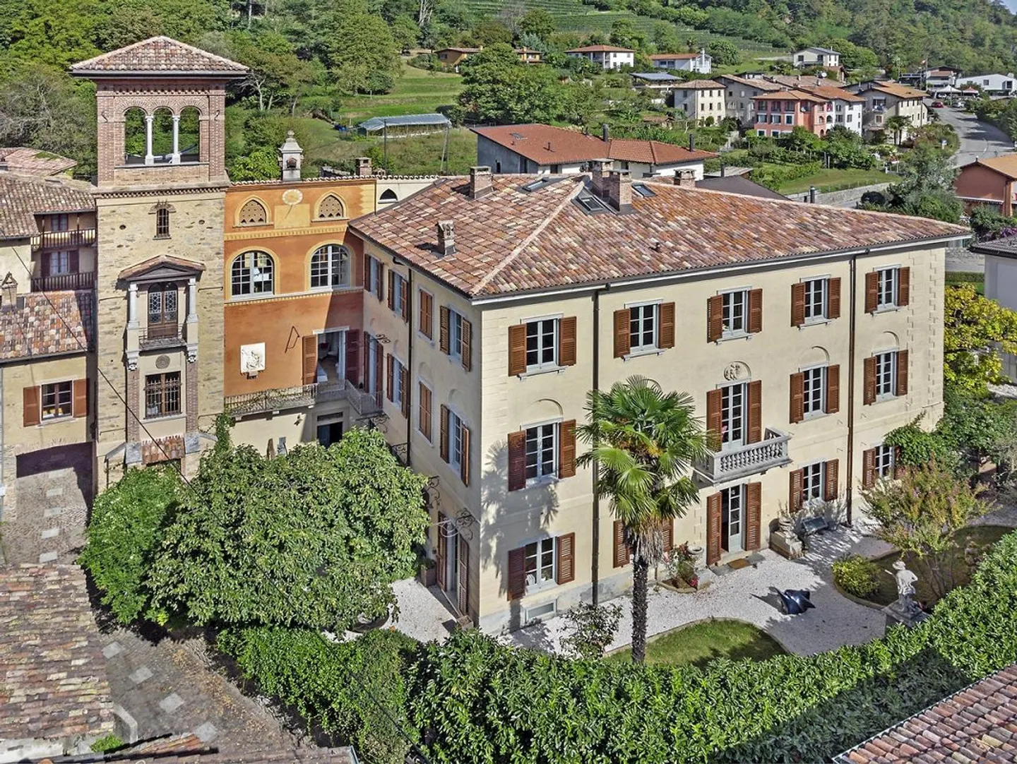 Guidini Castle - Magnificent Historical Property in Collina d'Oro - Photo 2 of 16