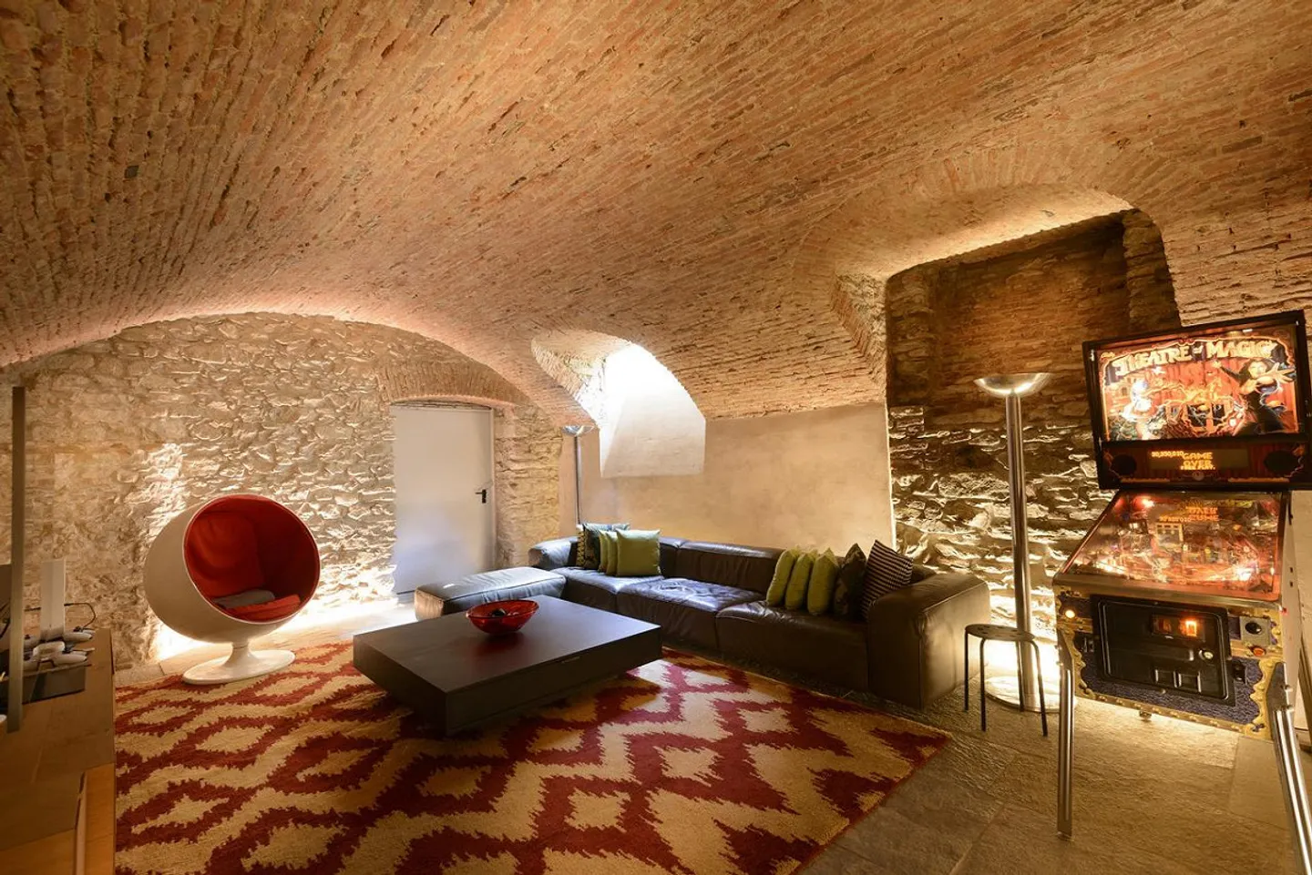 Guidini Castle - Magnificent Historical Property in Collina d'Oro - Photo 13 of 16