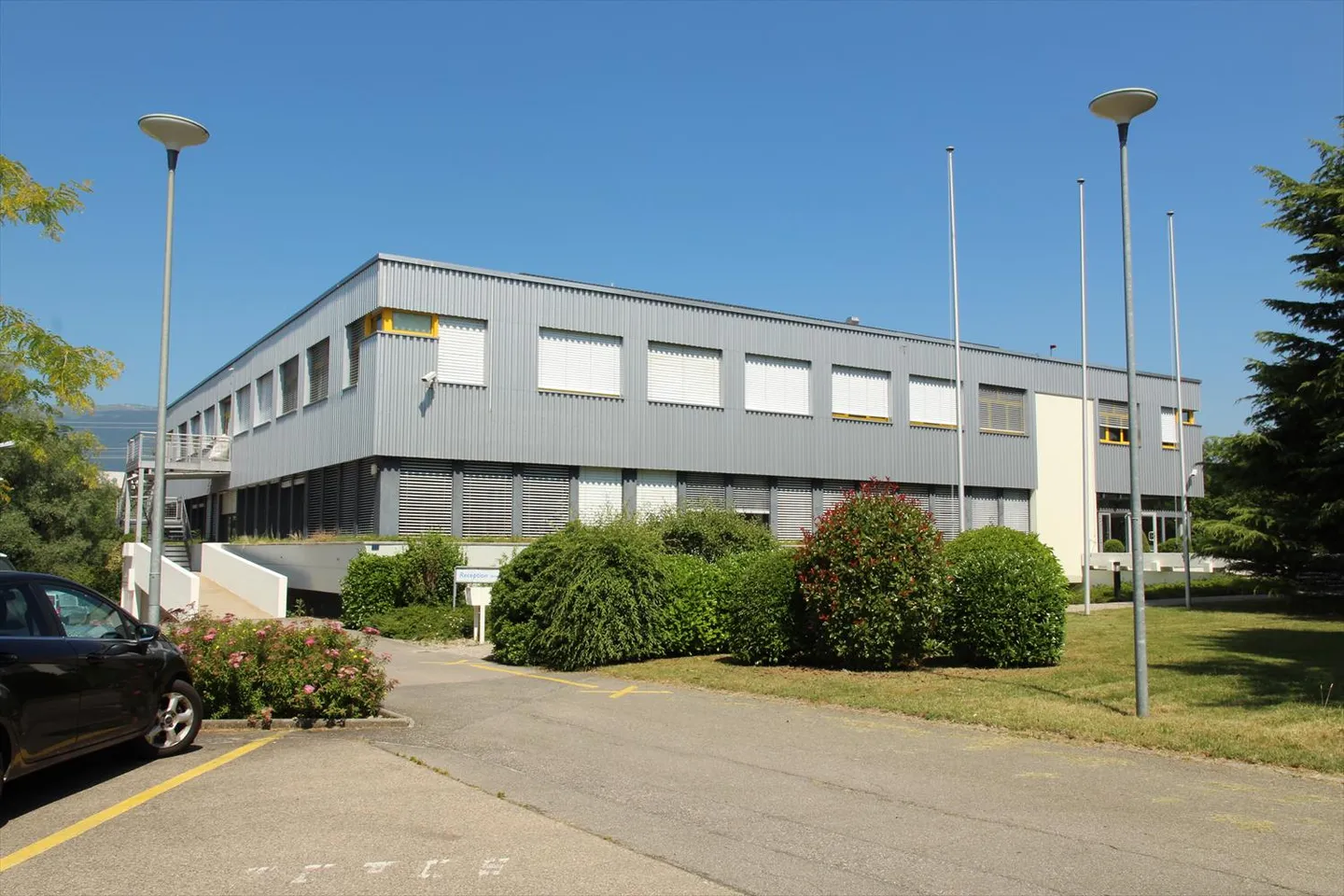 Place couverte - Photo 1 sur 1