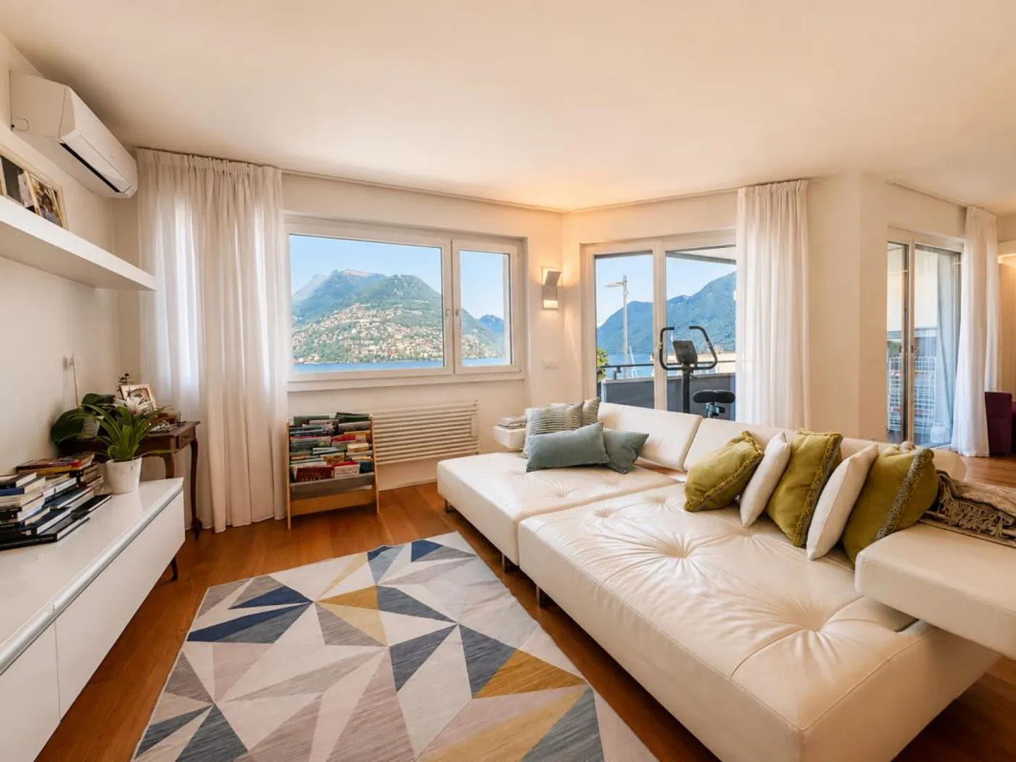 Superbe 4,5 pièces avec plage privée - Photo 2 sur 12
