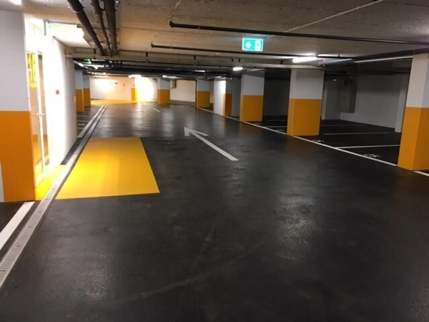 Parkplatz in Luzern - Foto 2 von 3