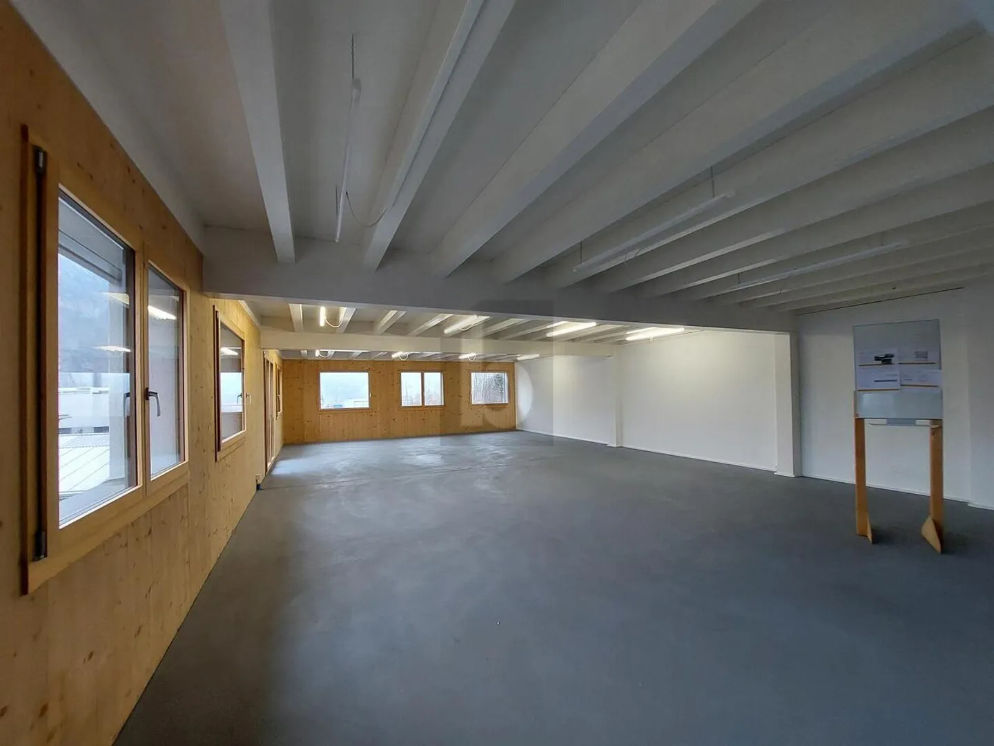 EMPLACEMENT ATTRACTIF AVEC UN GRAND POTENTIEL ! - Photo 2 sur 6
