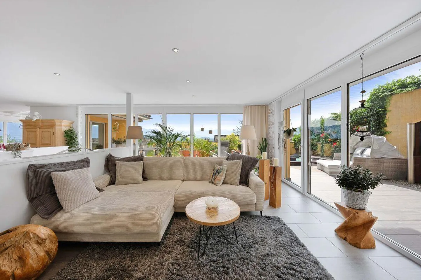 Single-family house - Photo 2 of 13