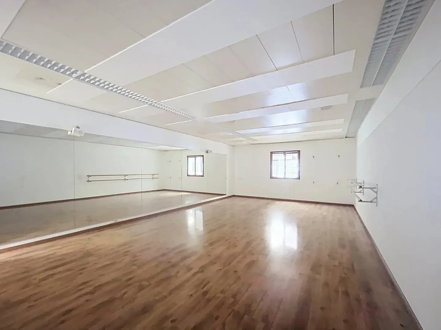 Spacious Commercial Space in Sierre - Photo 1 of 12