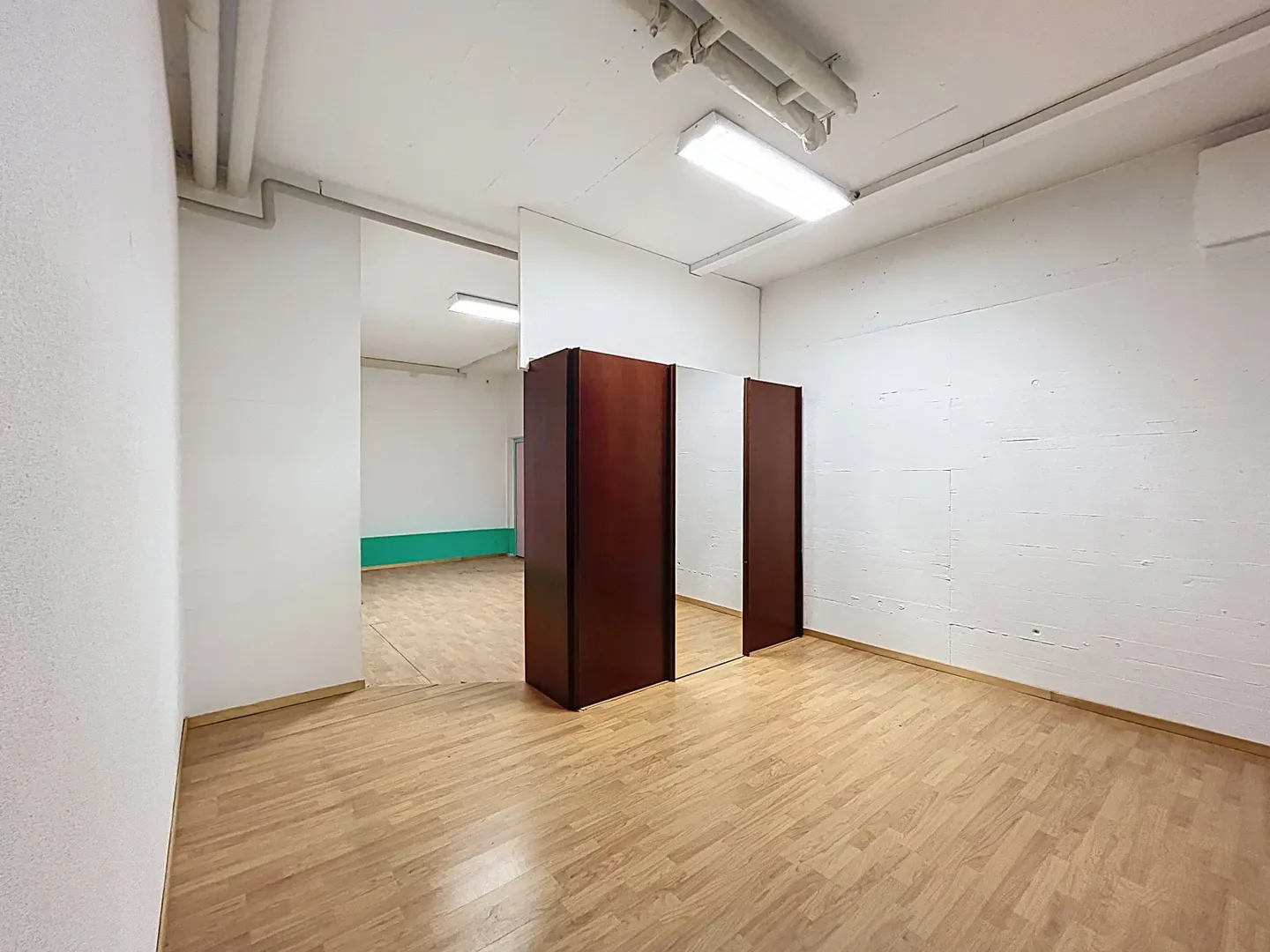 Spacious Commercial Space in Sierre - Photo 10 of 12