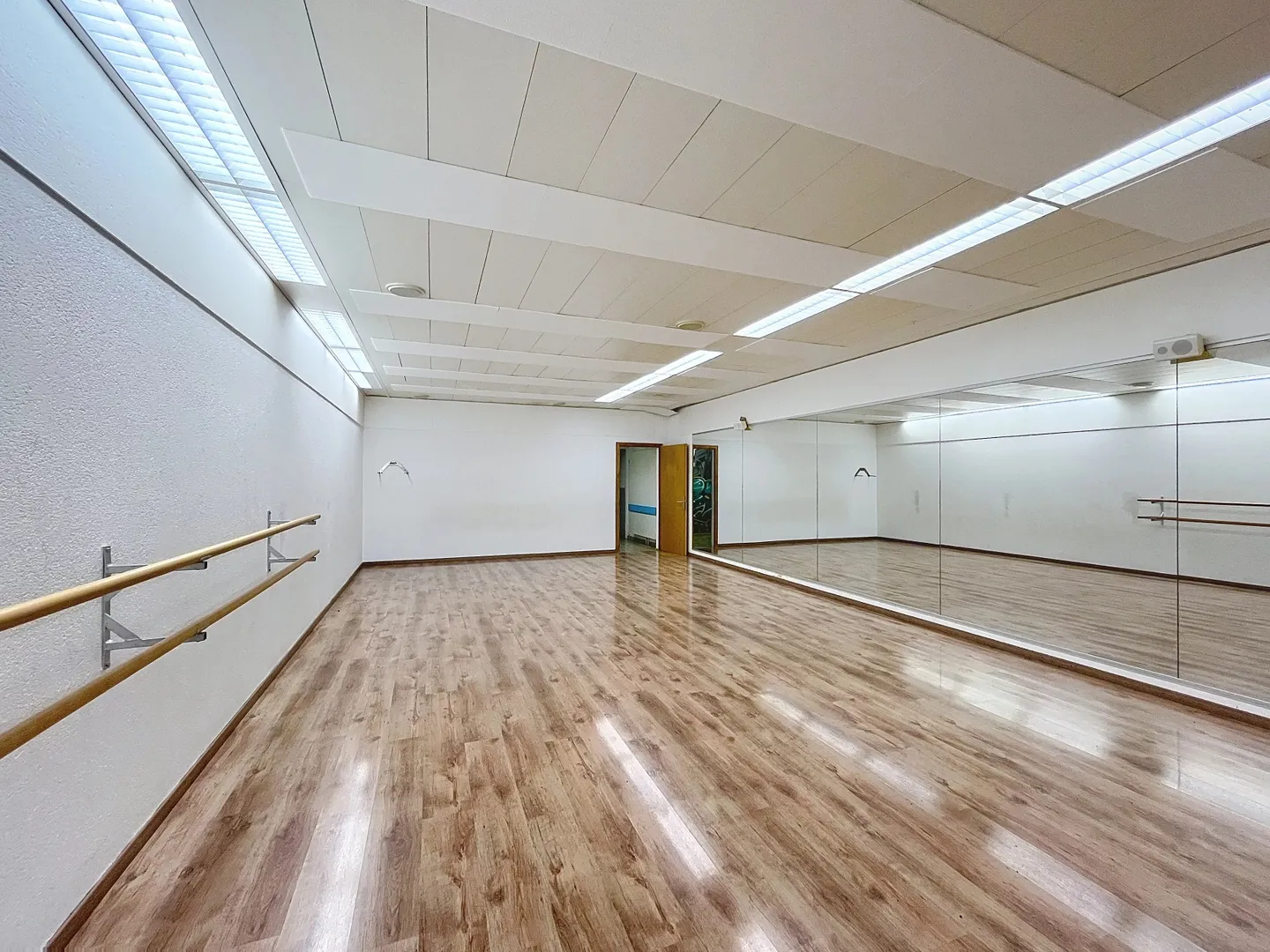Spacious Commercial Space in Sierre - Photo 9 of 12