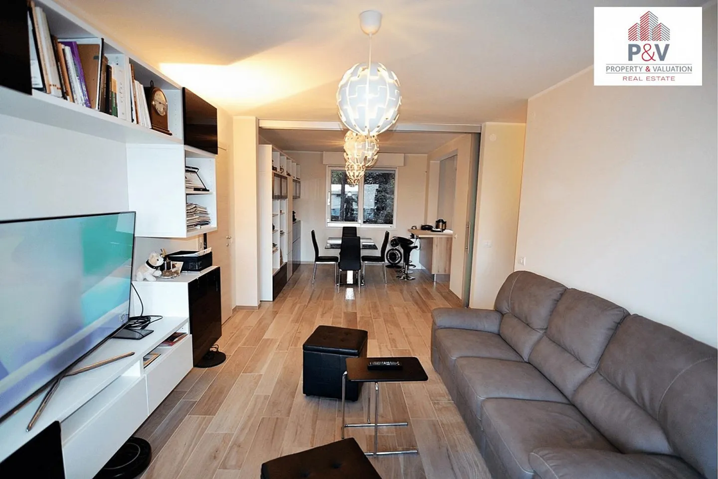 BEL APPARTEMENT 3.5 COMPLÈTEMENT RÉNOVÉ À PARADISO - Photo 1 sur 9