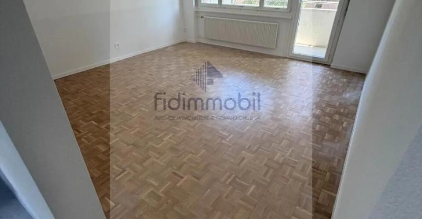 Fully renovated 3-room apartment - Photo 1 of 4