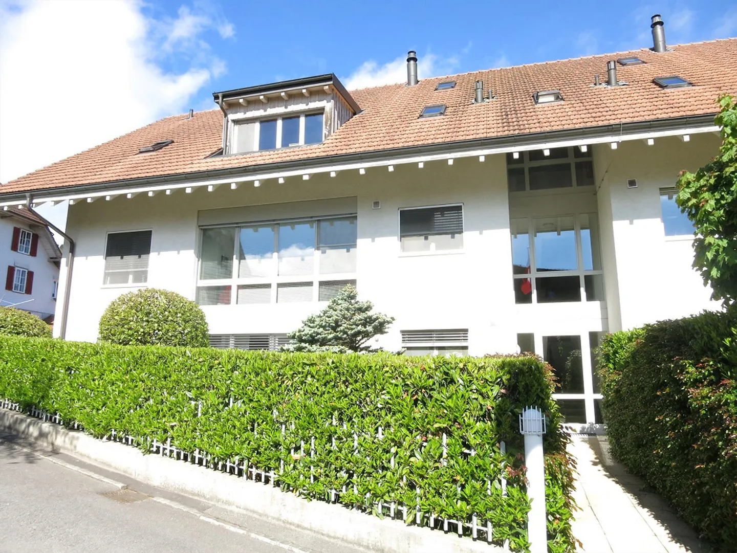 Charming 4-room attic apartment in Schüpfen - available from October 2026 - Photo 2 of 18