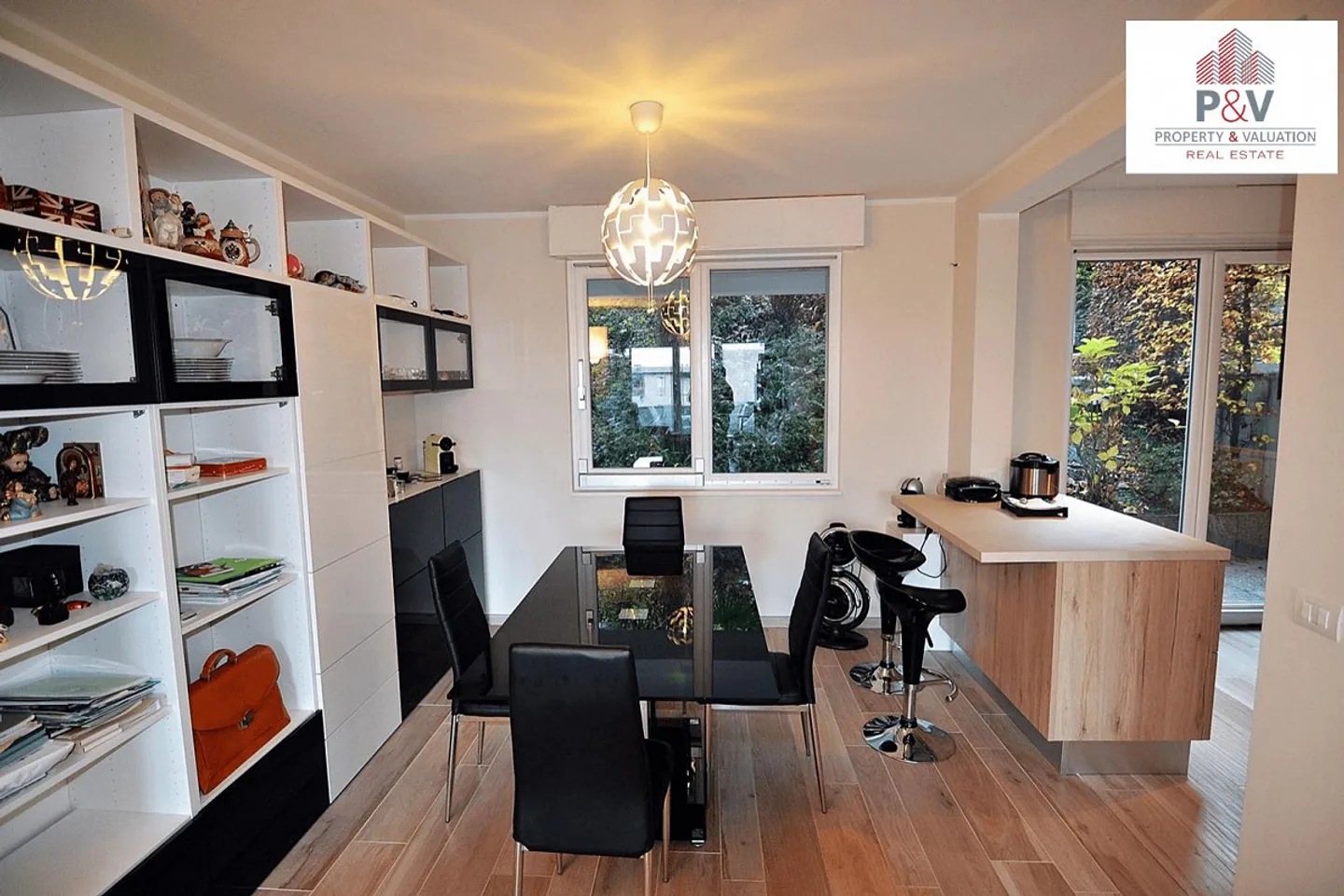 BEL APPARTEMENT 3.5 COMPLÈTEMENT RÉNOVÉ À PARADISO - Photo 3 sur 9