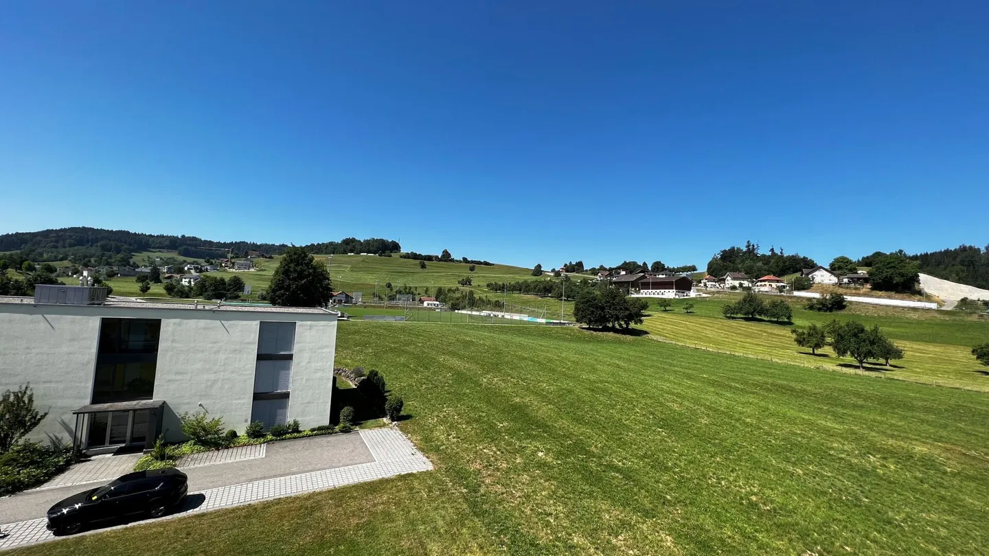 4.5 Room Ground Floor Apartment with View into the Green - Photo 3 of 3