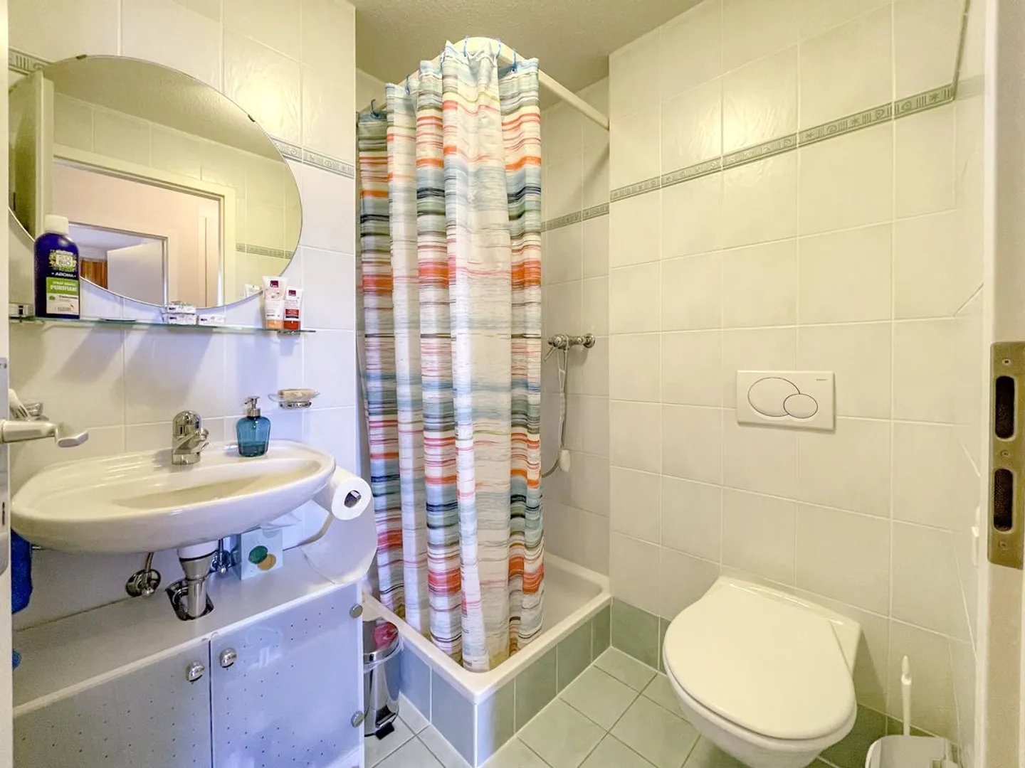 4,5 pièces, 110 m2, avec 2 balcons et parking intérieur ? Nyon - Photo 9 sur 13