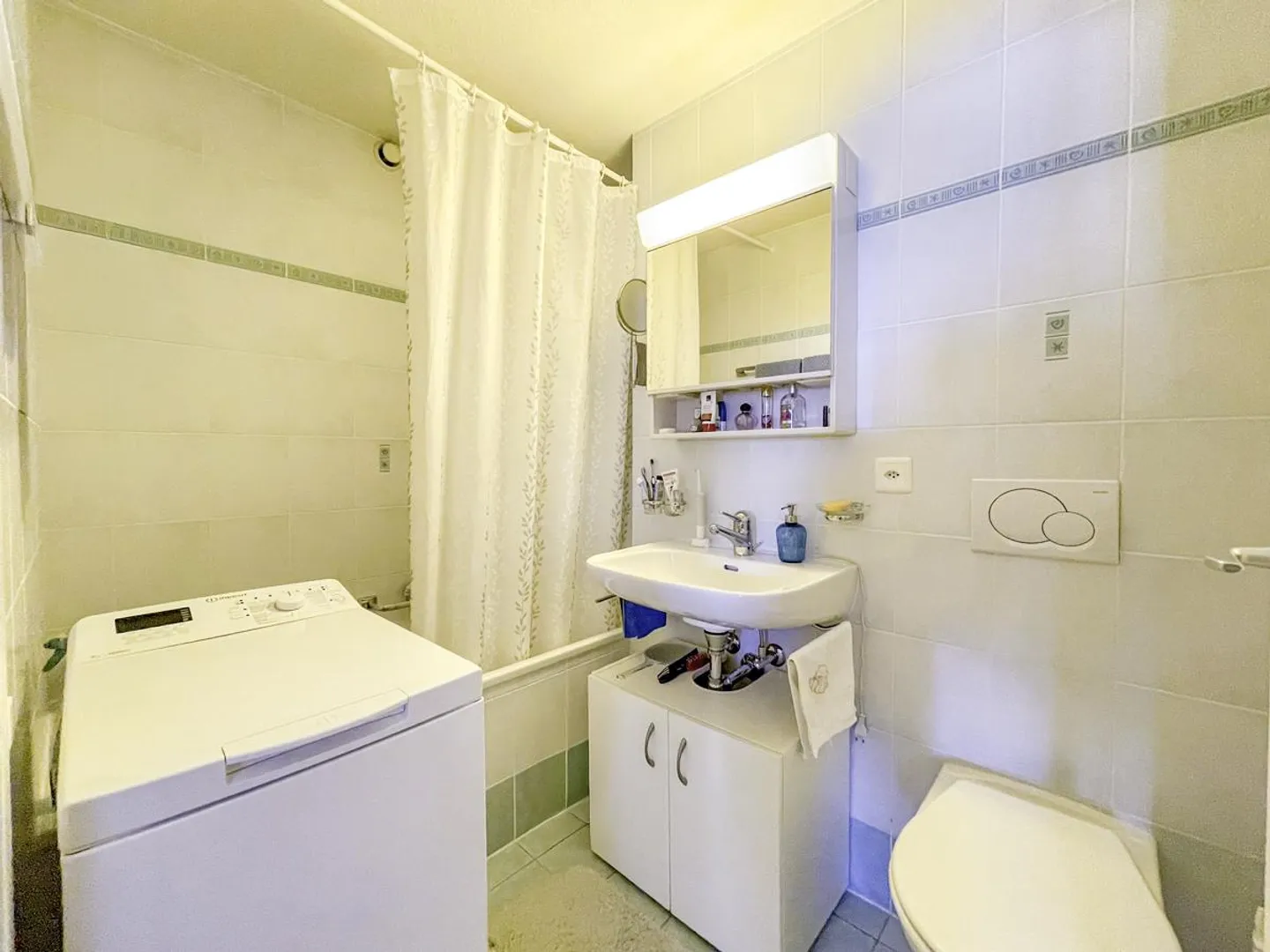 4,5 pièces, 110 m2, avec 2 balcons et parking intérieur ? Nyon - Photo 10 sur 13