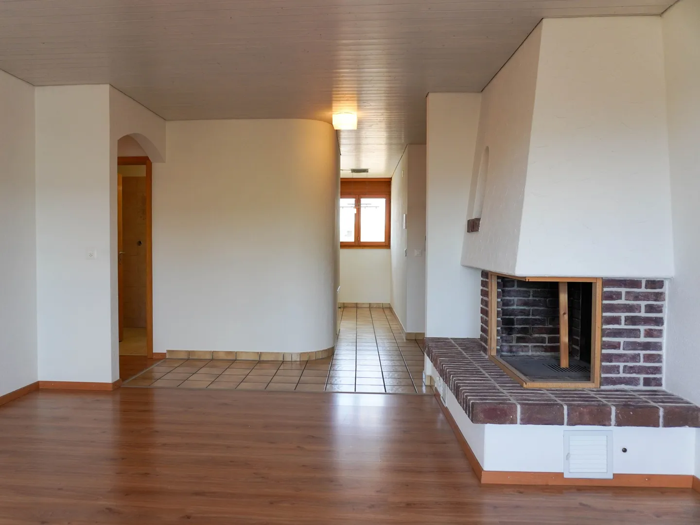Comfortable Apartment with Balcony - Photo 2 of 12