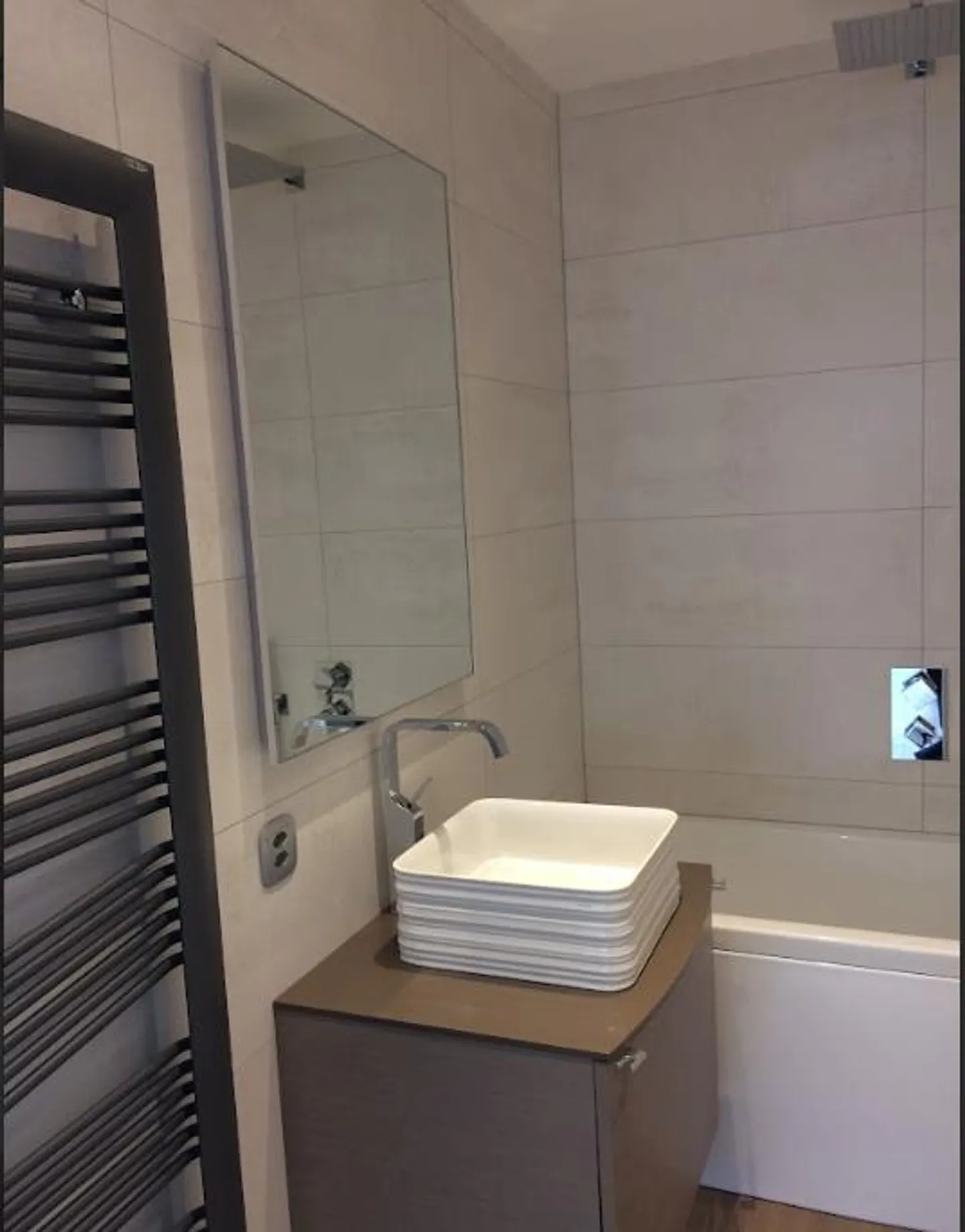 Appartamento moderno con terrazza - Foto 13 di 16