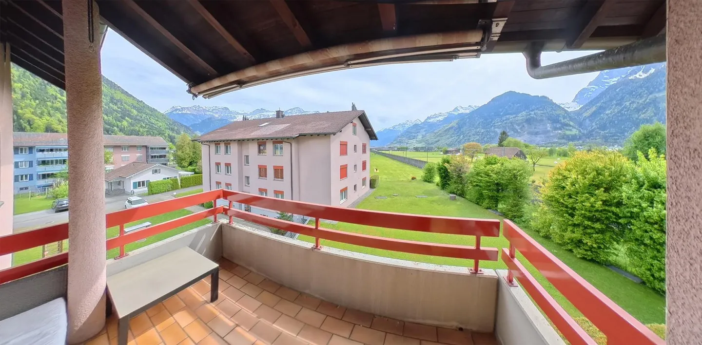 Modern condominium seeks new owner! - Photo 2 of 5