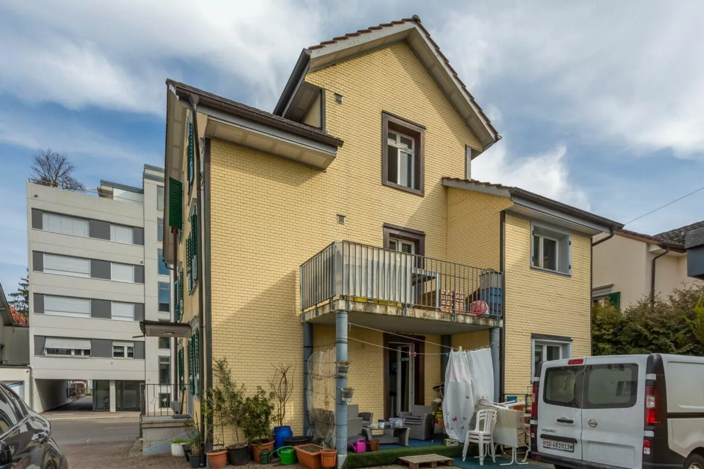 Casa plurifamiliare in zona centrale con possibilità di progetto di nuova costruzione - Foto 3 di 17