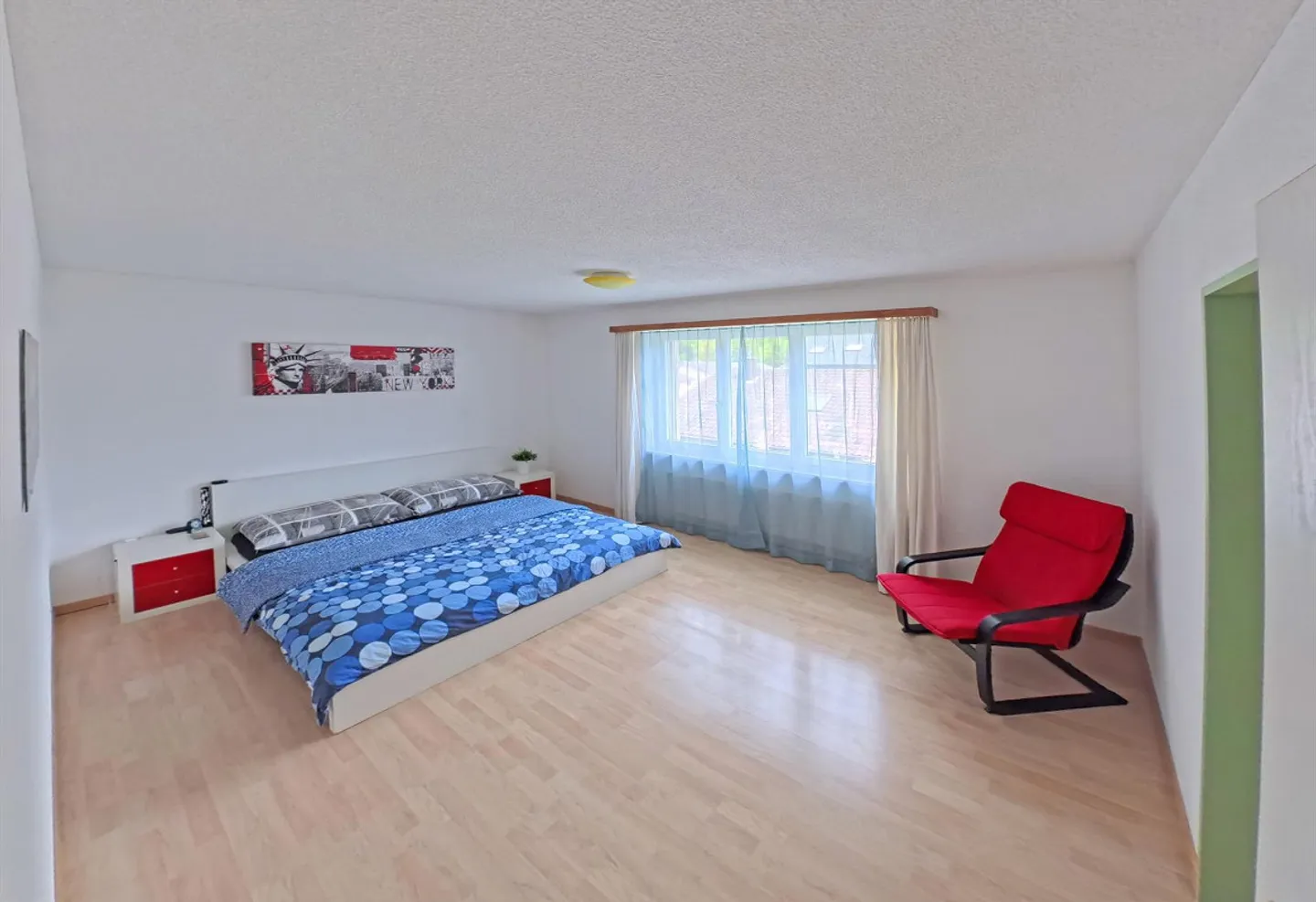 Modern condominium seeks new owner! - Photo 5 of 5