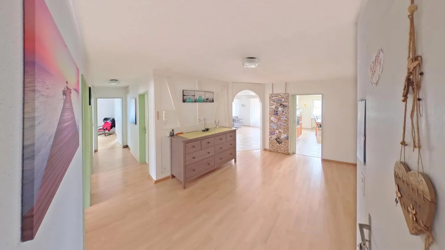 Modern condominium seeks new owner! - Photo 3 of 5