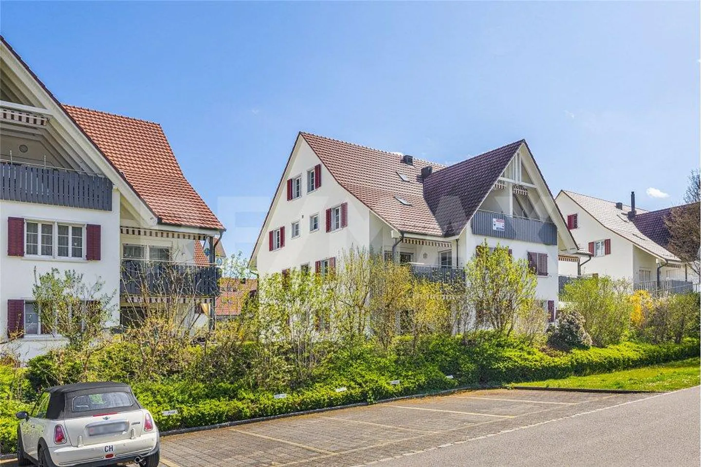 Charming Maisonette Apartment - Photo 11 of 13