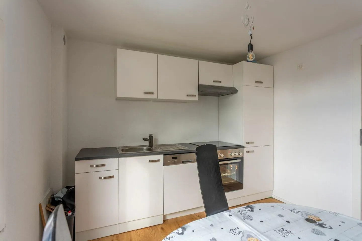 Casa plurifamiliare in zona centrale con possibilità di progetto di nuova costruzione - Foto 8 di 17