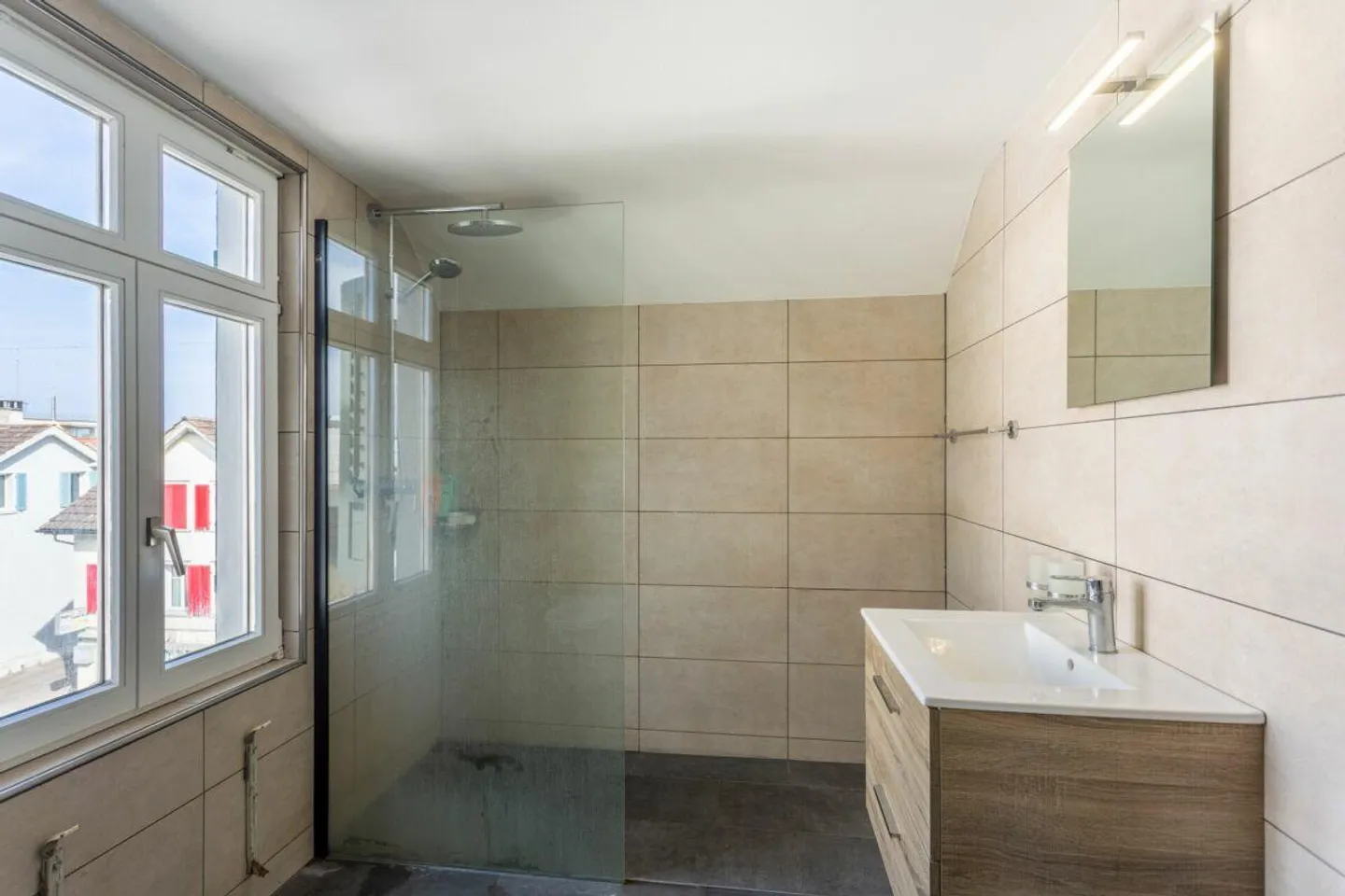 Casa plurifamiliare in zona centrale con possibilità di progetto di nuova costruzione - Foto 11 di 17